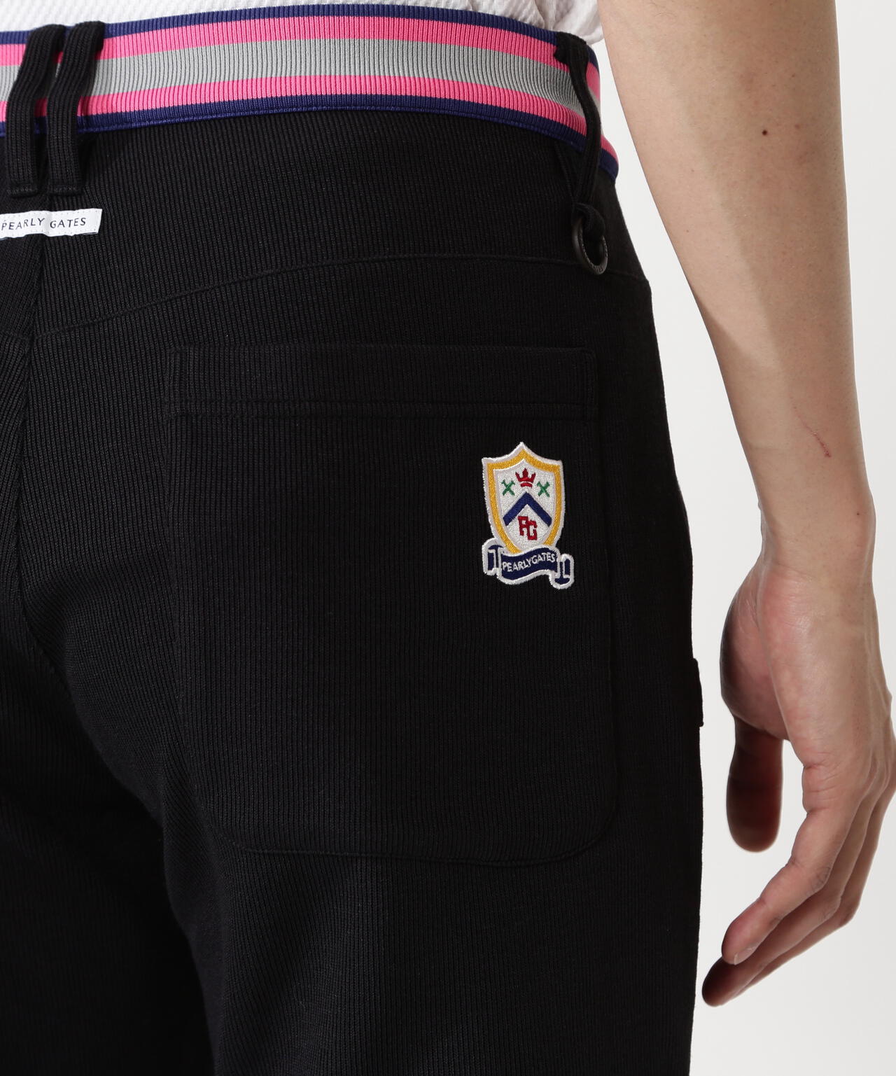 H:182cm/C:93/W:77/H:91 着用サイズ：5