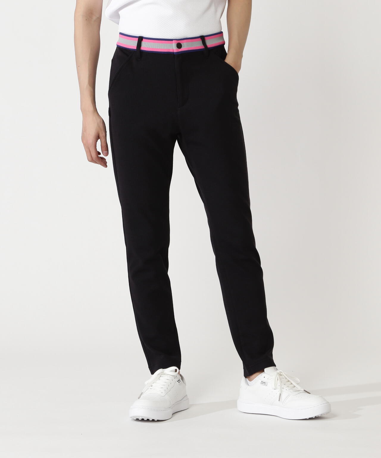 H:182cm/C:93/W:77/H:91 着用サイズ：5