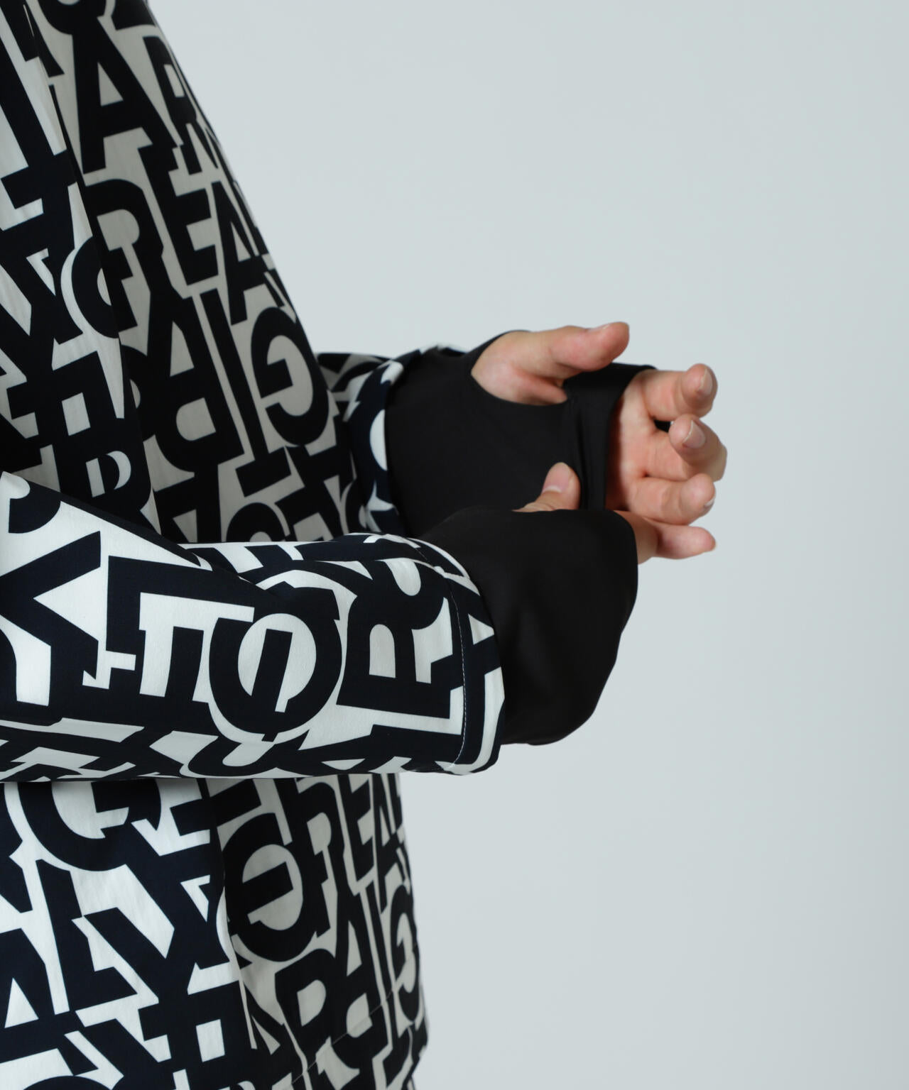 PGG】【直営店舗&公式オンライン限定】テクニカルストレッチ裏キルト調