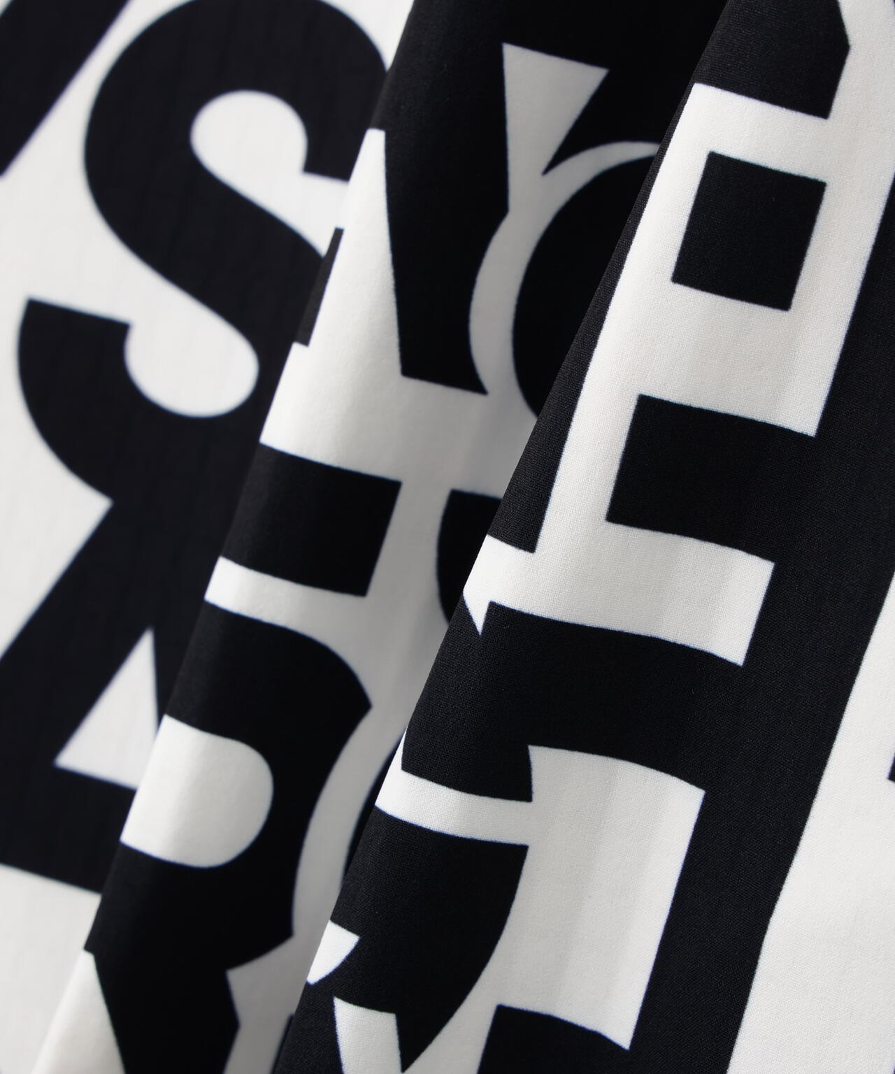 パーリーゲイツレディースPGG黒白ボーダーサイズ0 PGG】【直営店舗&公式オンライン限定】テクニカルストレッチ裏キルト調