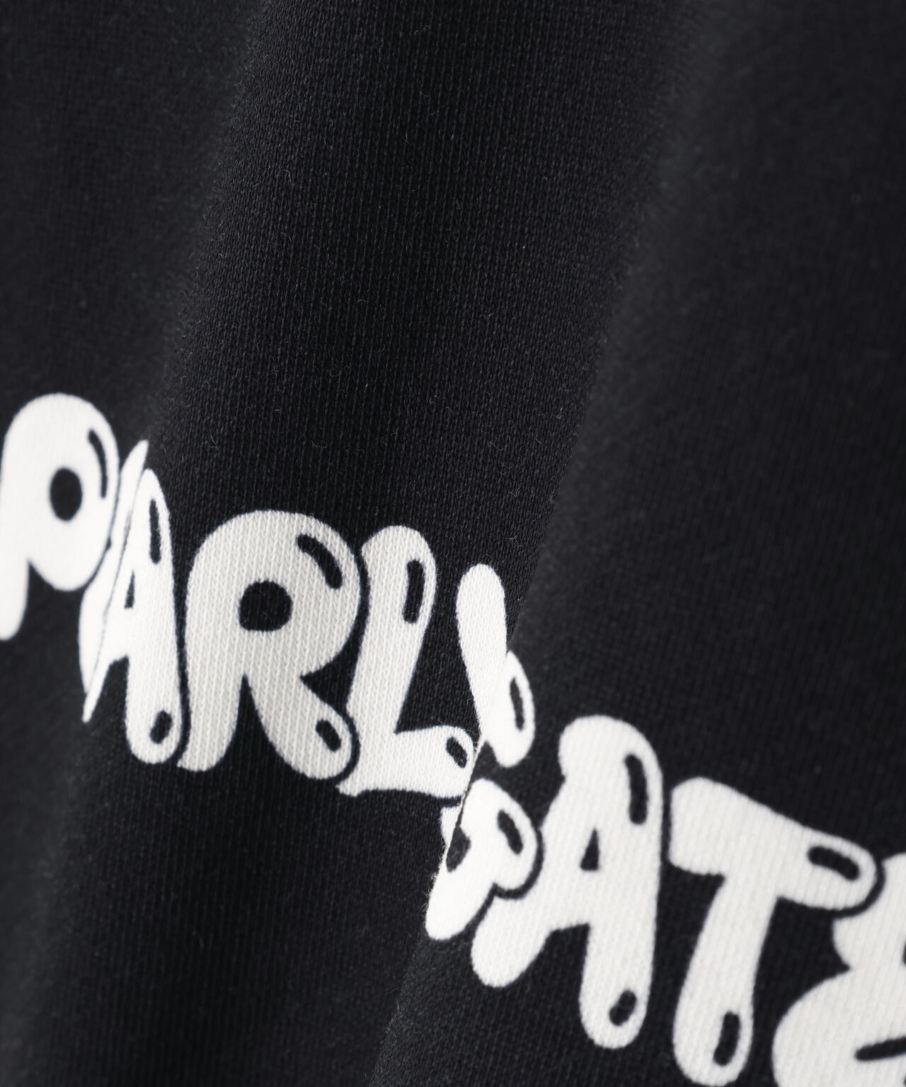 Cソロナ裏毛長袖ハイネックカットソー ＜ぷっくりロゴ柄＞ | PEARLY