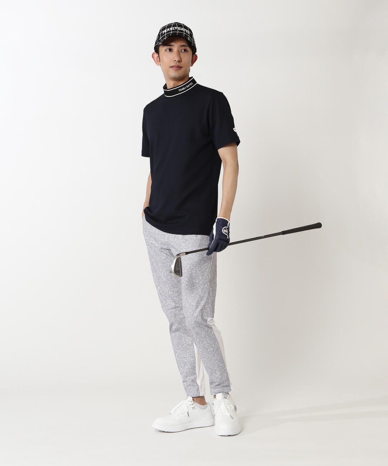 H:182cm/C:93/W:77/H:91 着用サイズ：5