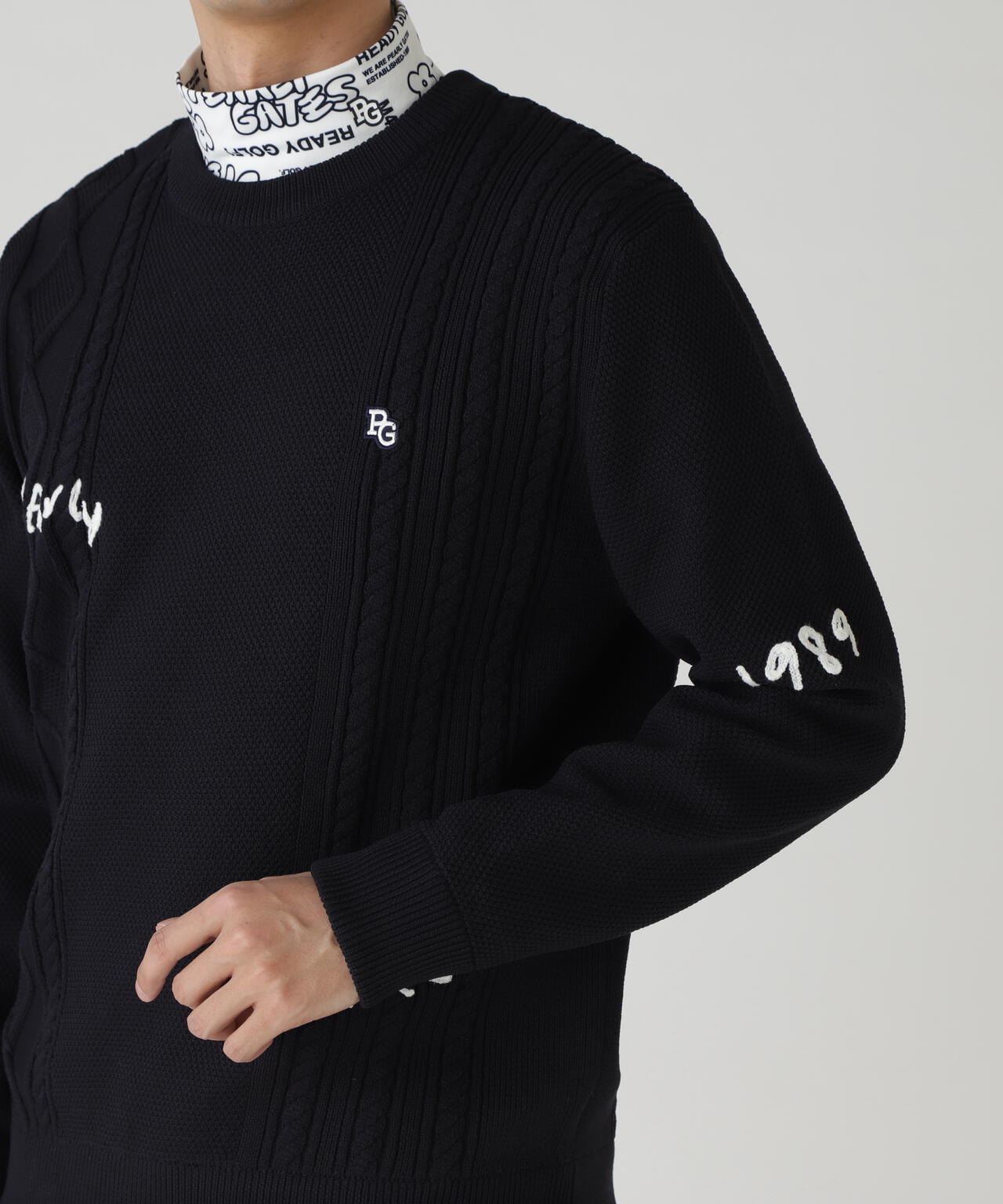 7Gアラン柄×刺繍ランダム編みクルーネックニットプルオーバー | PEARLY