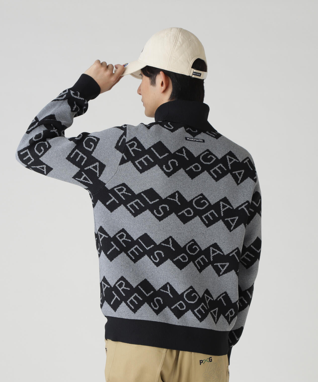 ダブルJQロゴギザボーダー柄タートルニットプルオーバー