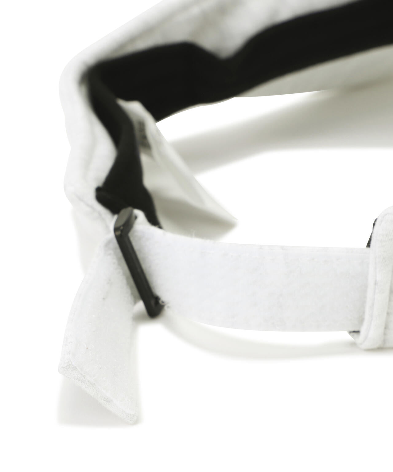 ぷっくりロゴ中綿バイザー (UNISEX)