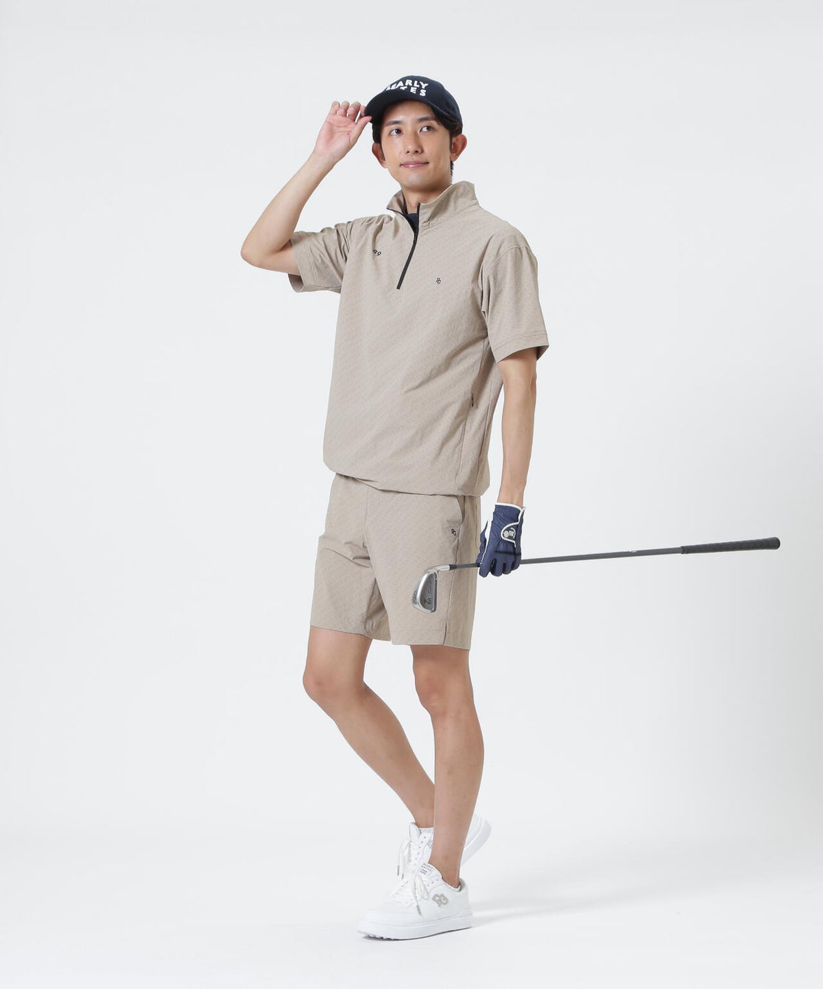 H:182cm/C:93/W:77/H:91 着用サイズ：5