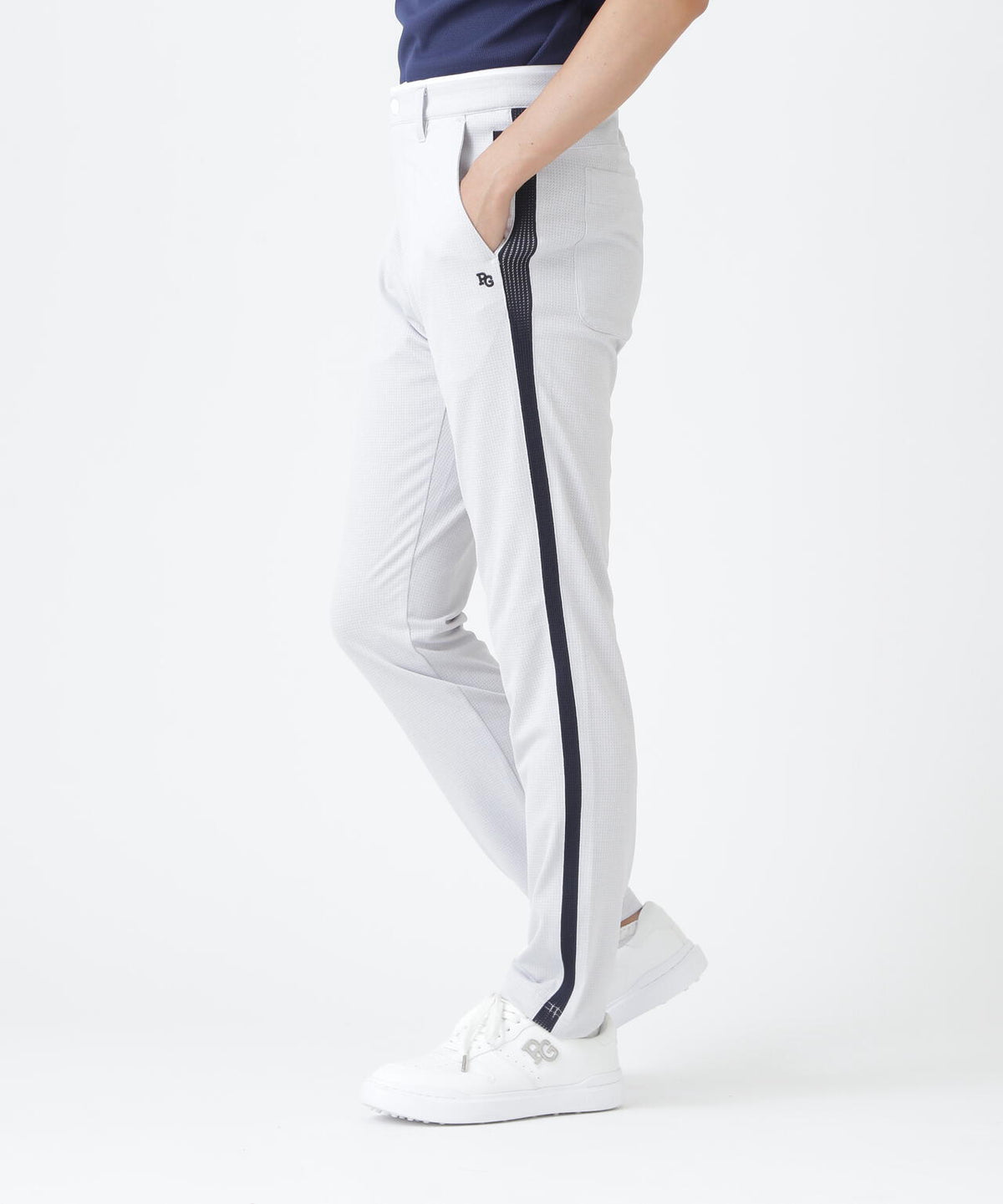 H:182cm/C:93/W:77/H:91 着用サイズ：5