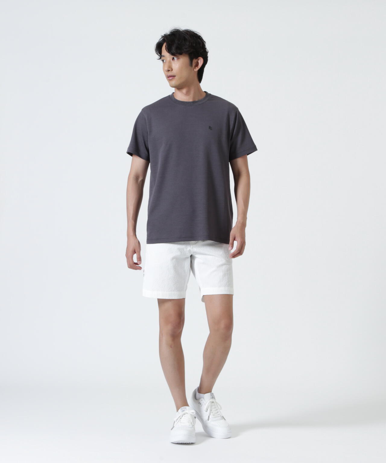 H:182cm/C:93/W:77/H:91 着用サイズ：5