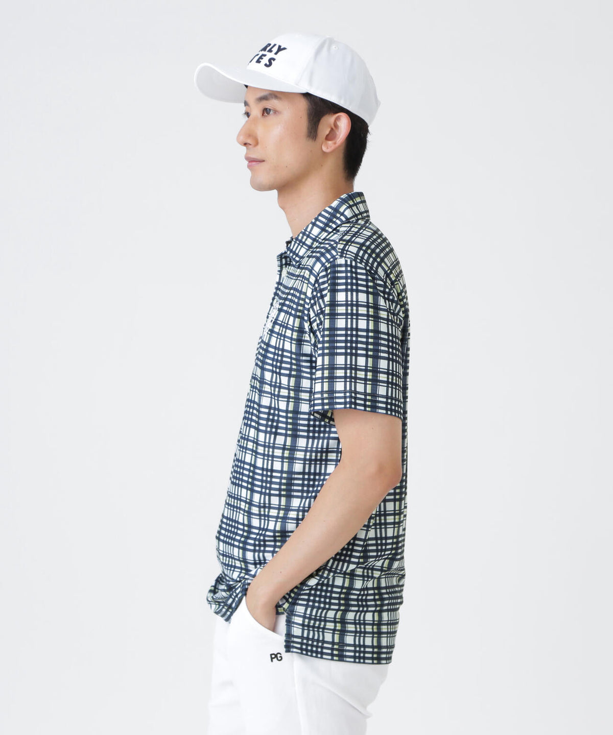 H:182cm/C:93/W:77/H:91 着用サイズ：5