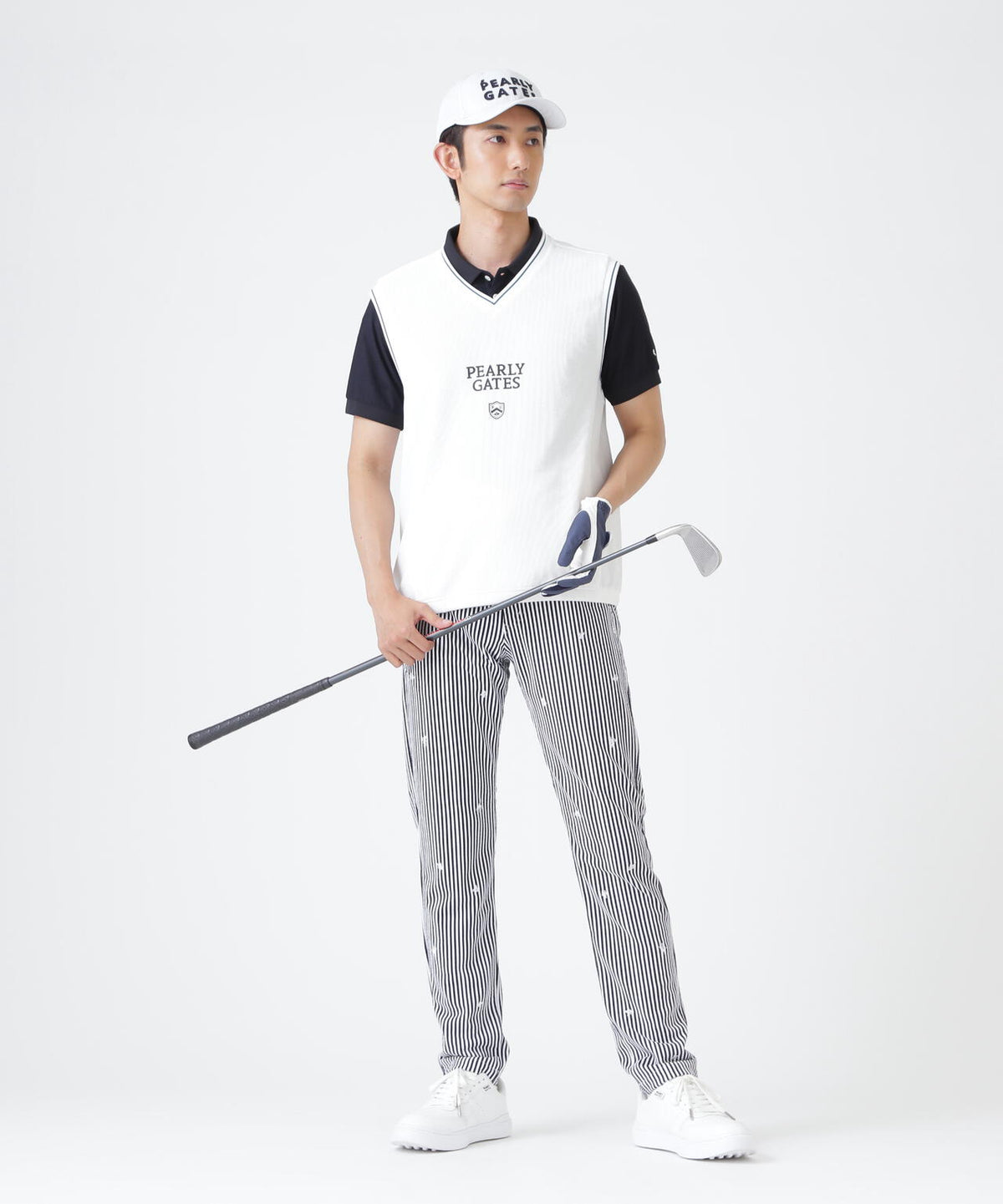 H:182cm/C:93/W:77/H:91 着用サイズ：5