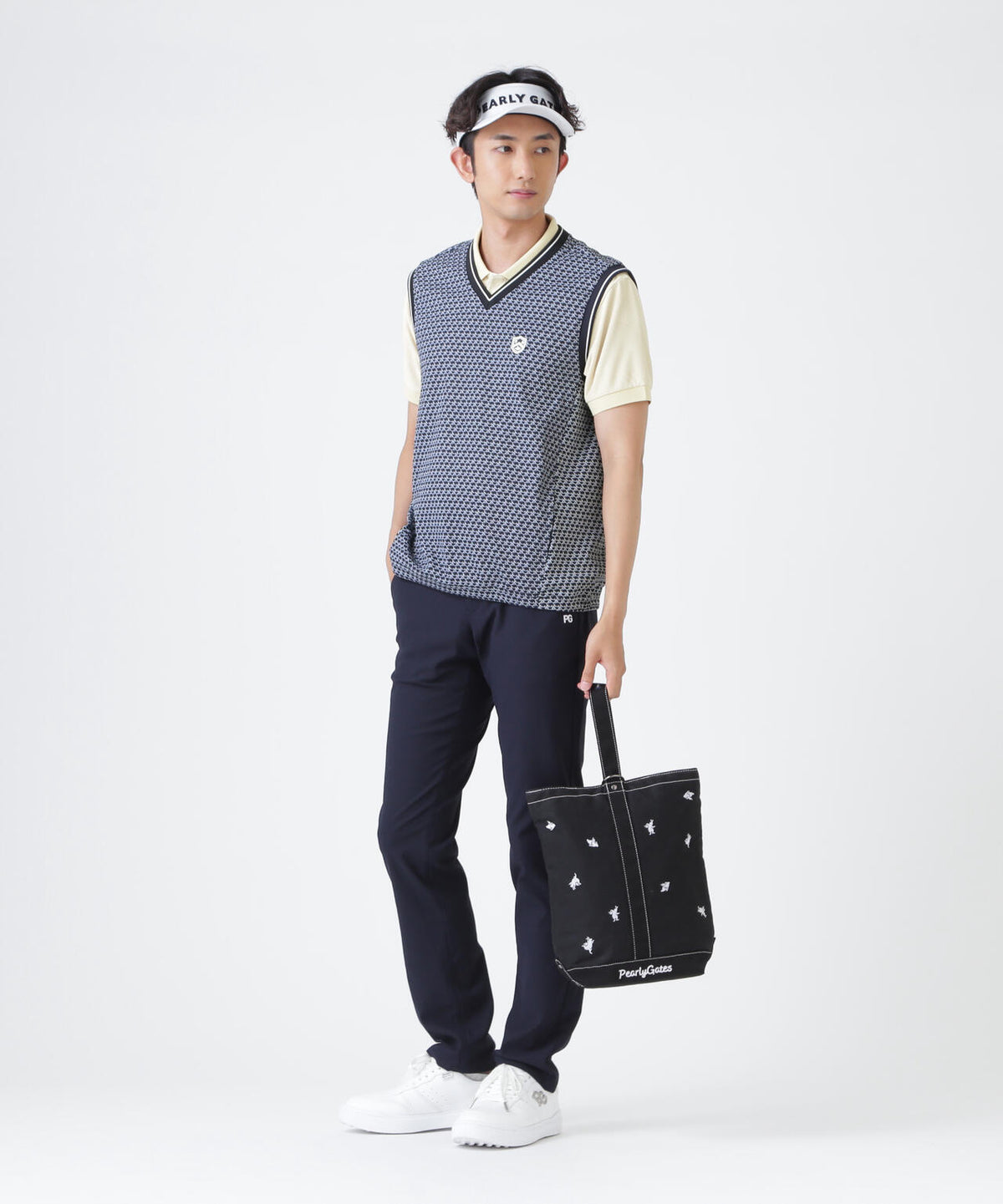 H:182cm/C:93/W:77/H:91 着用サイズ：5