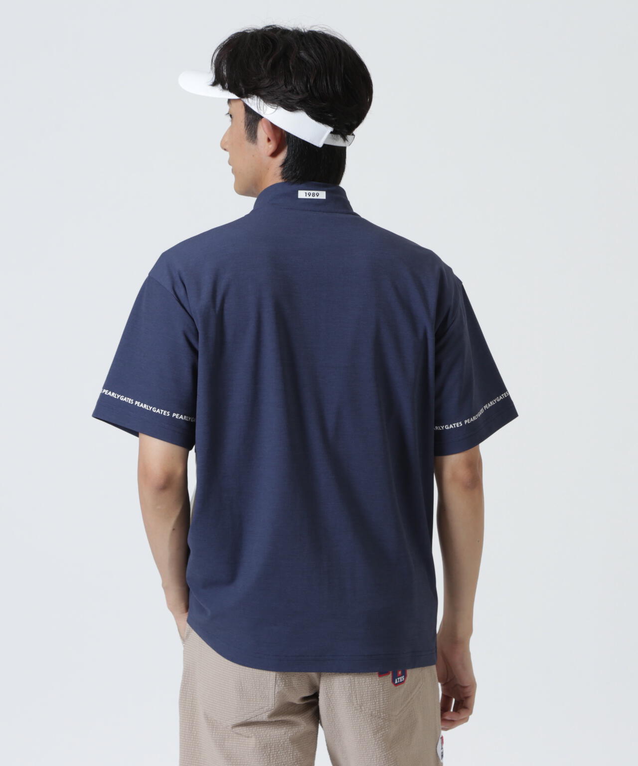 H:182cm/C:93/W:77/H:91 着用サイズ：5