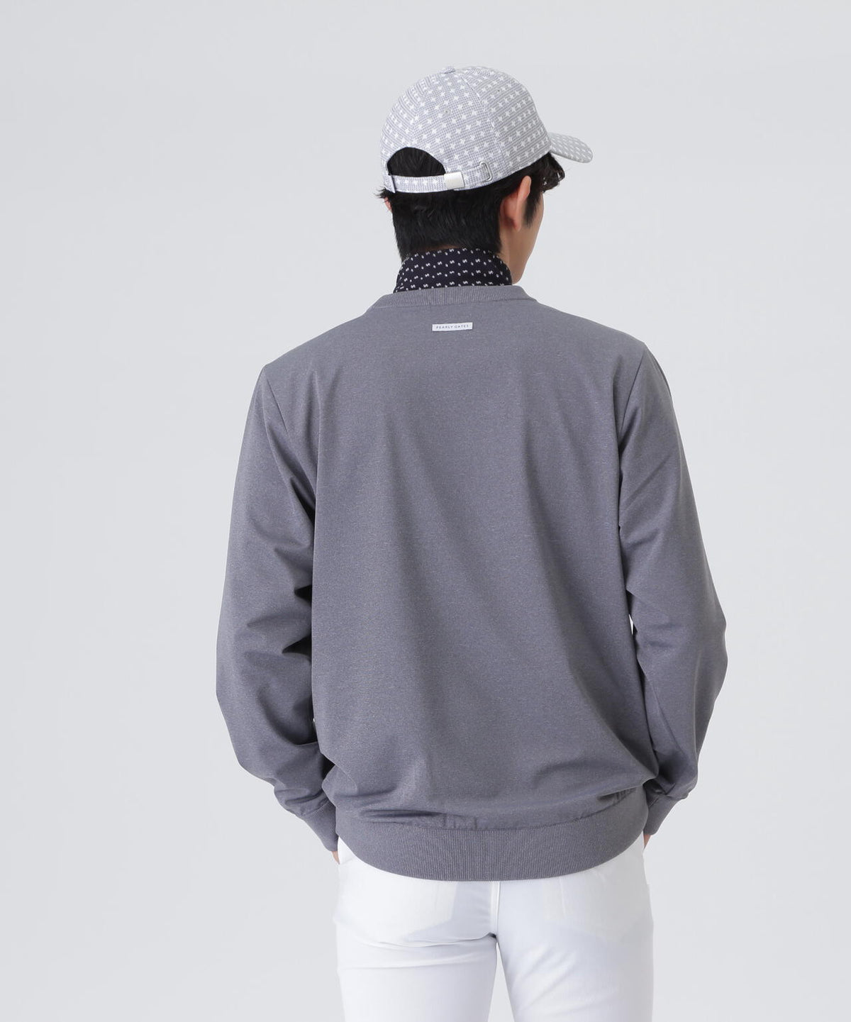 H:182cm/C:93/W:77/H:91 着用サイズ：5
