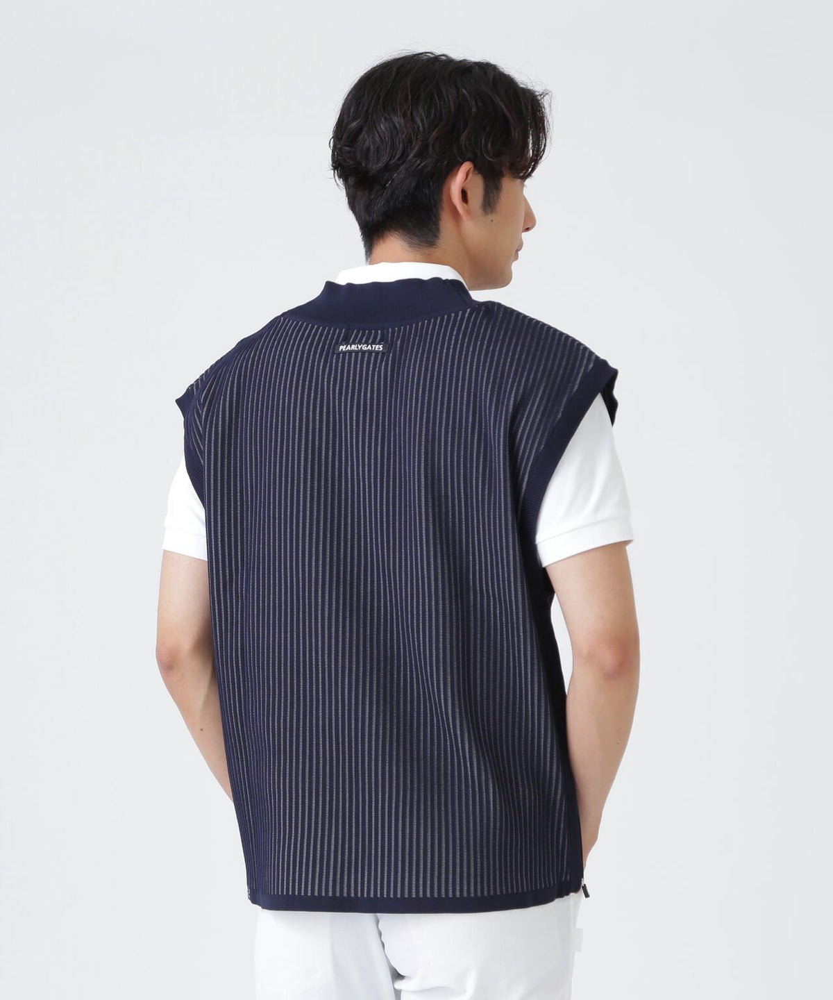 H:182cm/C:93/W:77/H:91 着用サイズ：5