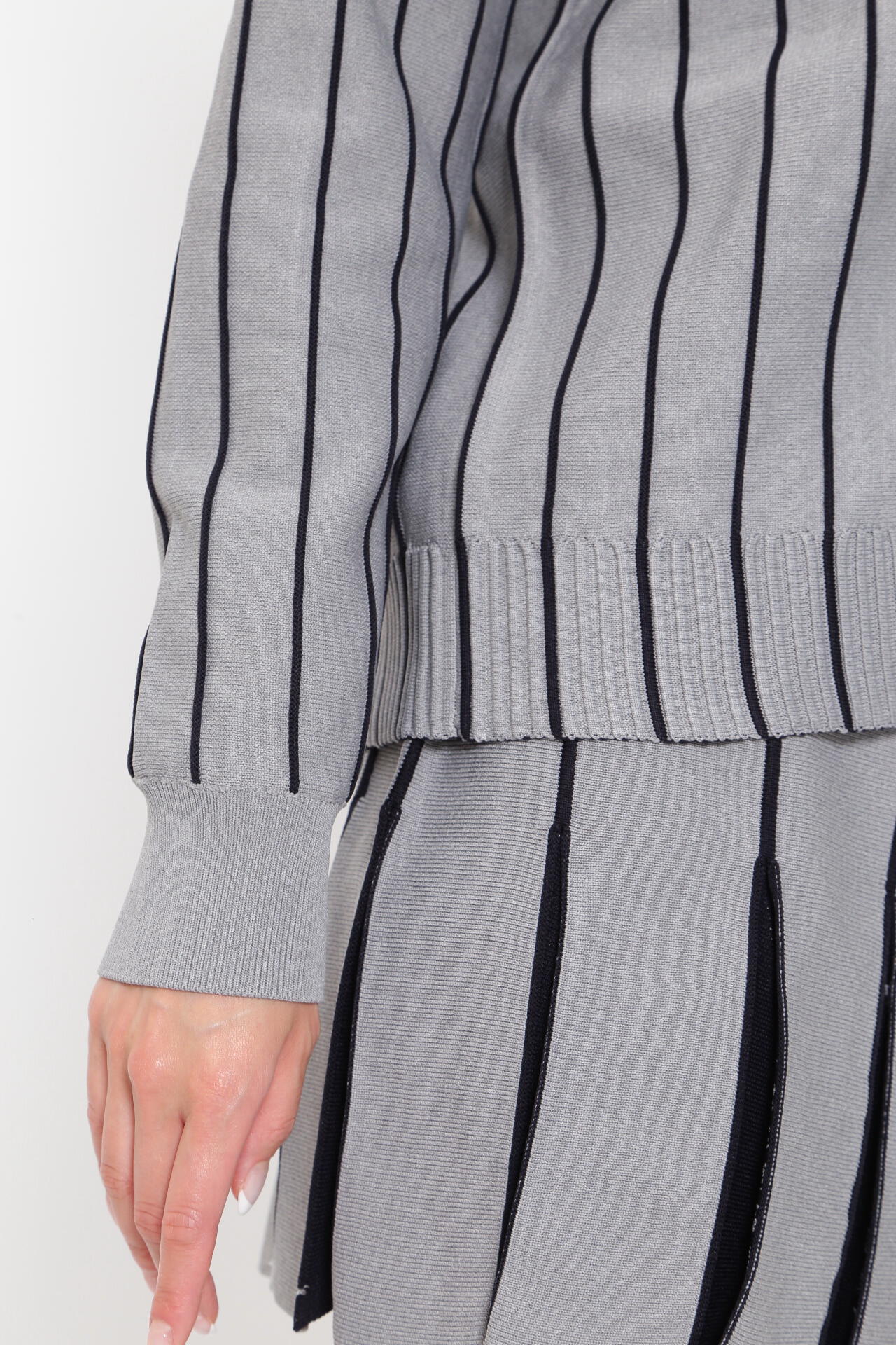 クルーネックニットプルオーバー ＜PGロゴストライプ＞ | PEARLY GATES