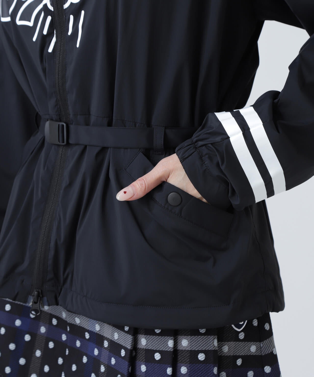 30dナイロンストレッチタフタフーディジャケット | PEARLY GATES