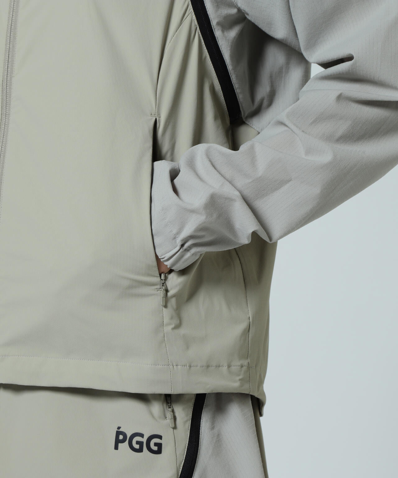 【PGG】【直営店舗&公式オンライン限定】Nyドビーストレッチ×DOTAIR 2WAY フーディブルゾン (LADIES)