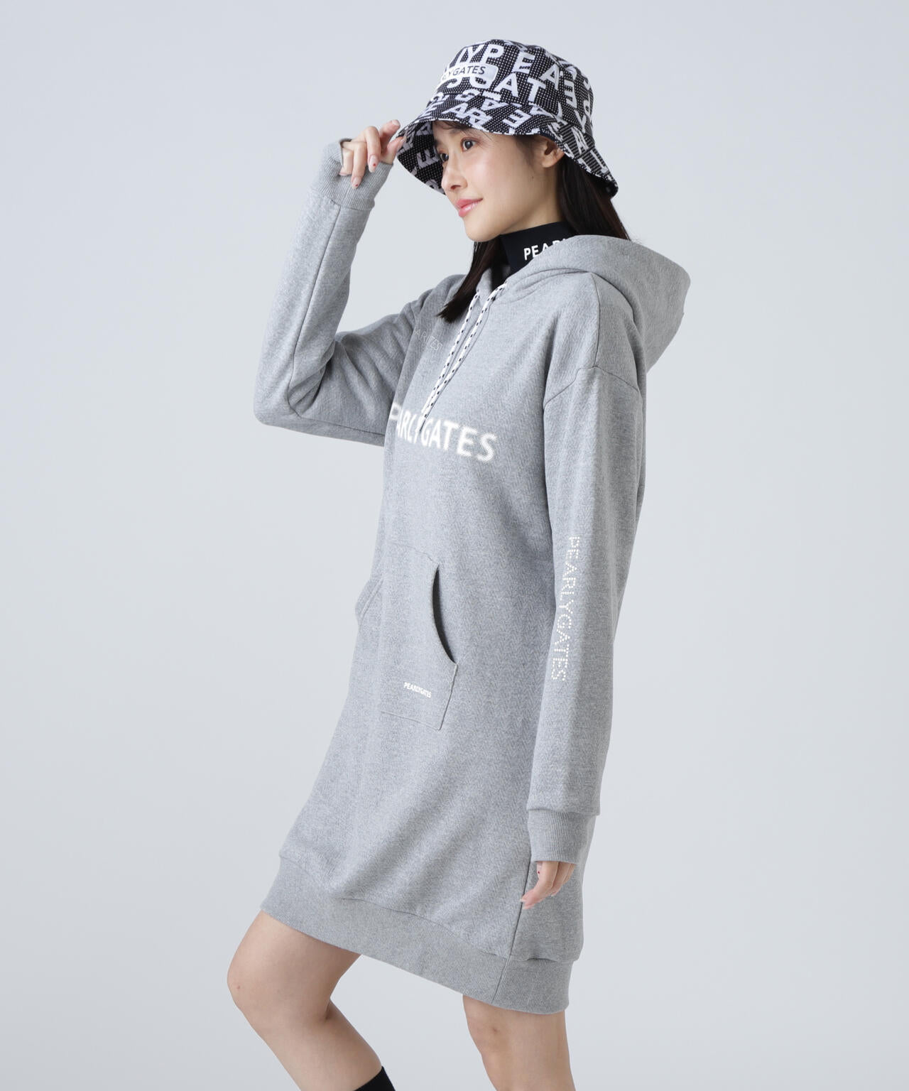 【新品・タグ付】PEARLY GATE フード付きアイボリーパーカー ジグザグ裏毛ジャガードスウェットフーディワンピース | PEARLY