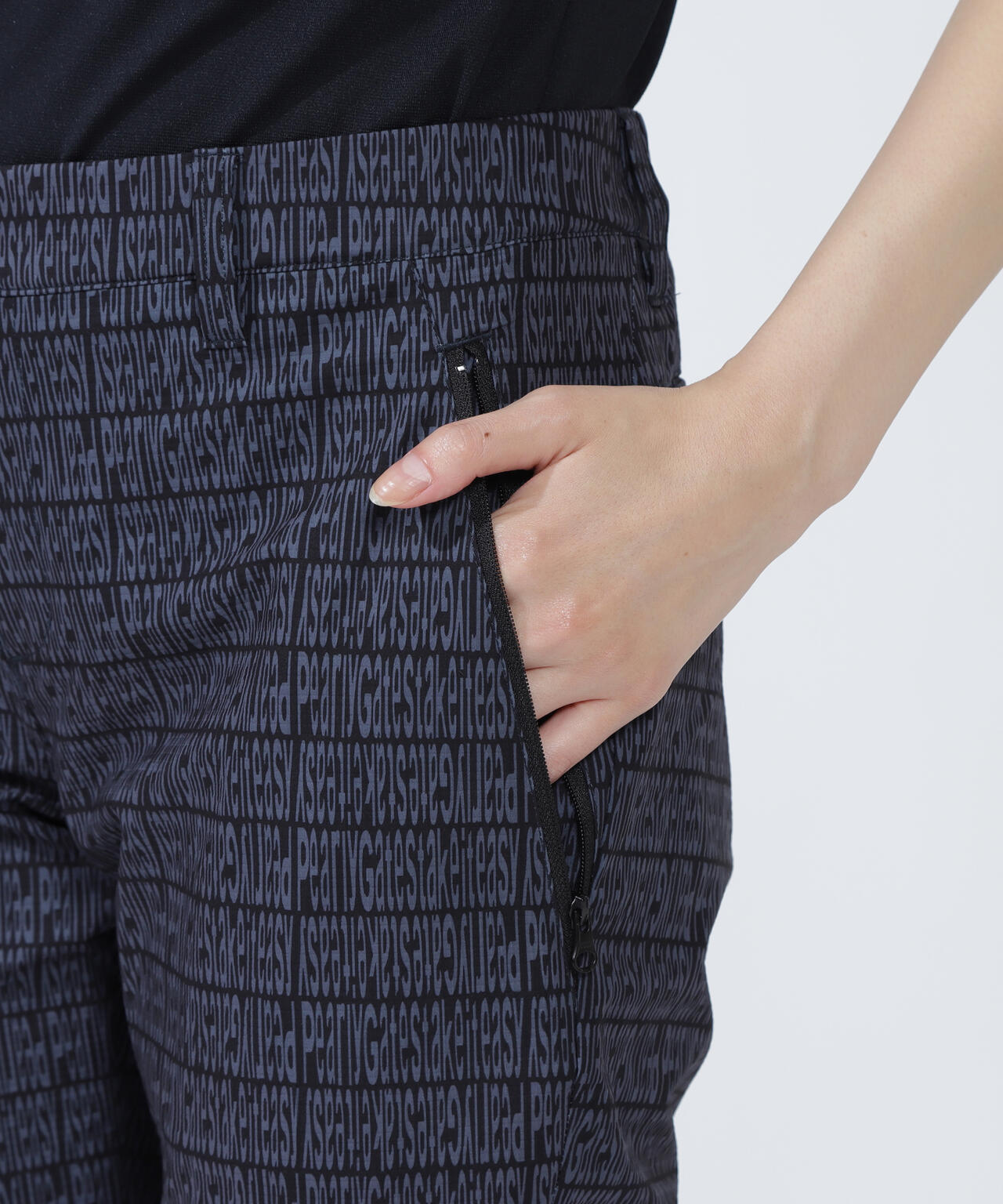 PEARLY GATES ロゴプリントパンツ ネイビー PEARLY GATES ロゴプリントパンツ ネイビー