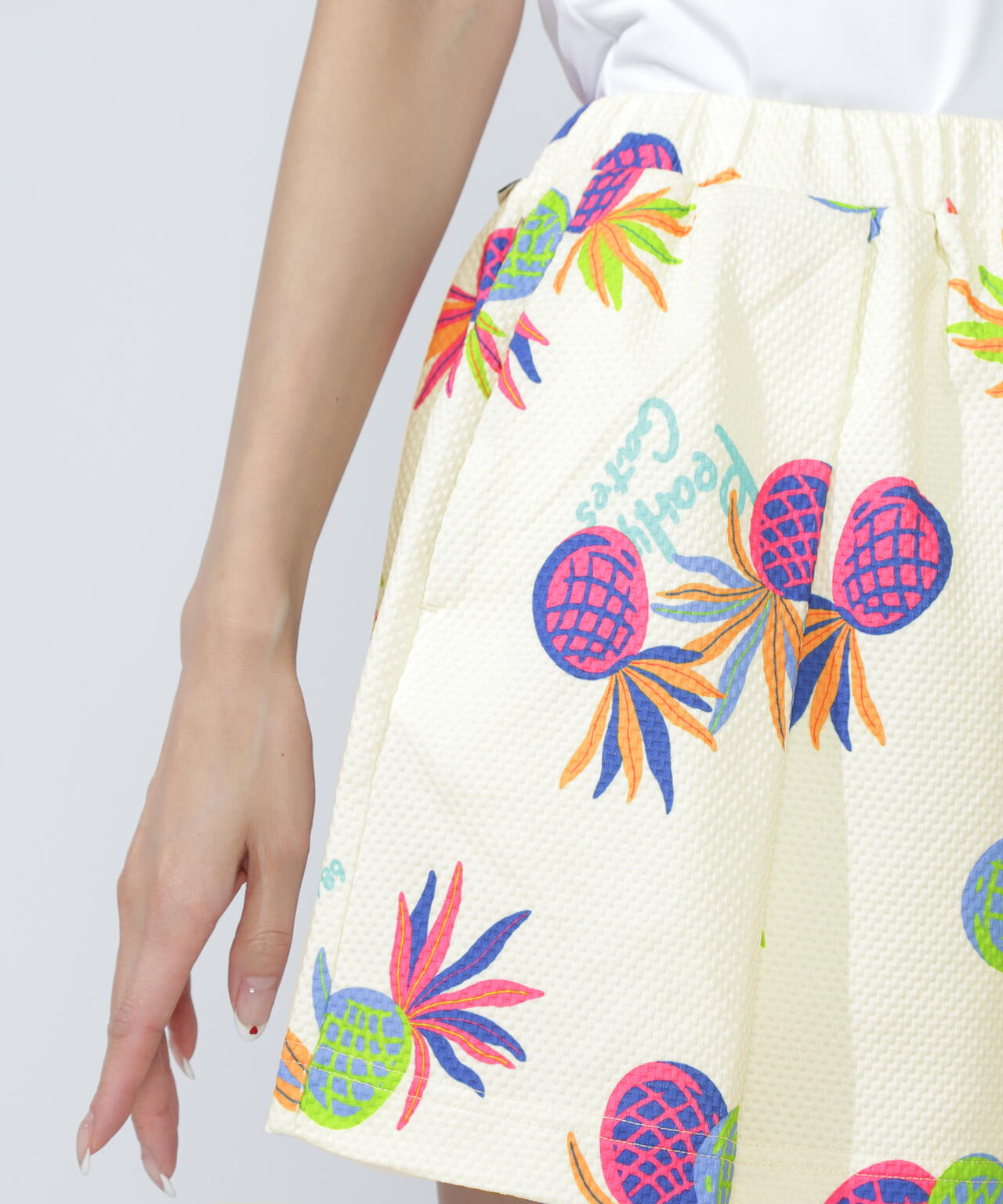 46G75d PBTドビーショートパンツ ＜パイナップルアート柄＞