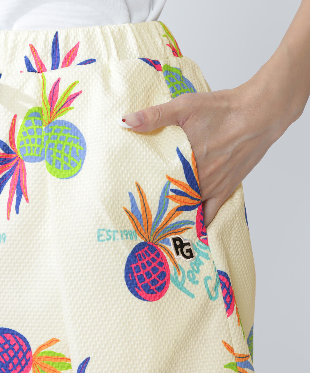 46G75d PBTドビーショートパンツ ＜パイナップルアート柄＞