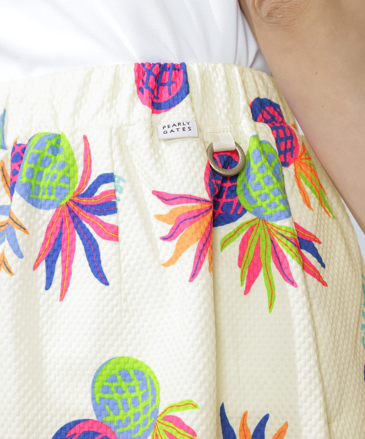 46G75d PBTドビーショートパンツ ＜パイナップルアート柄＞