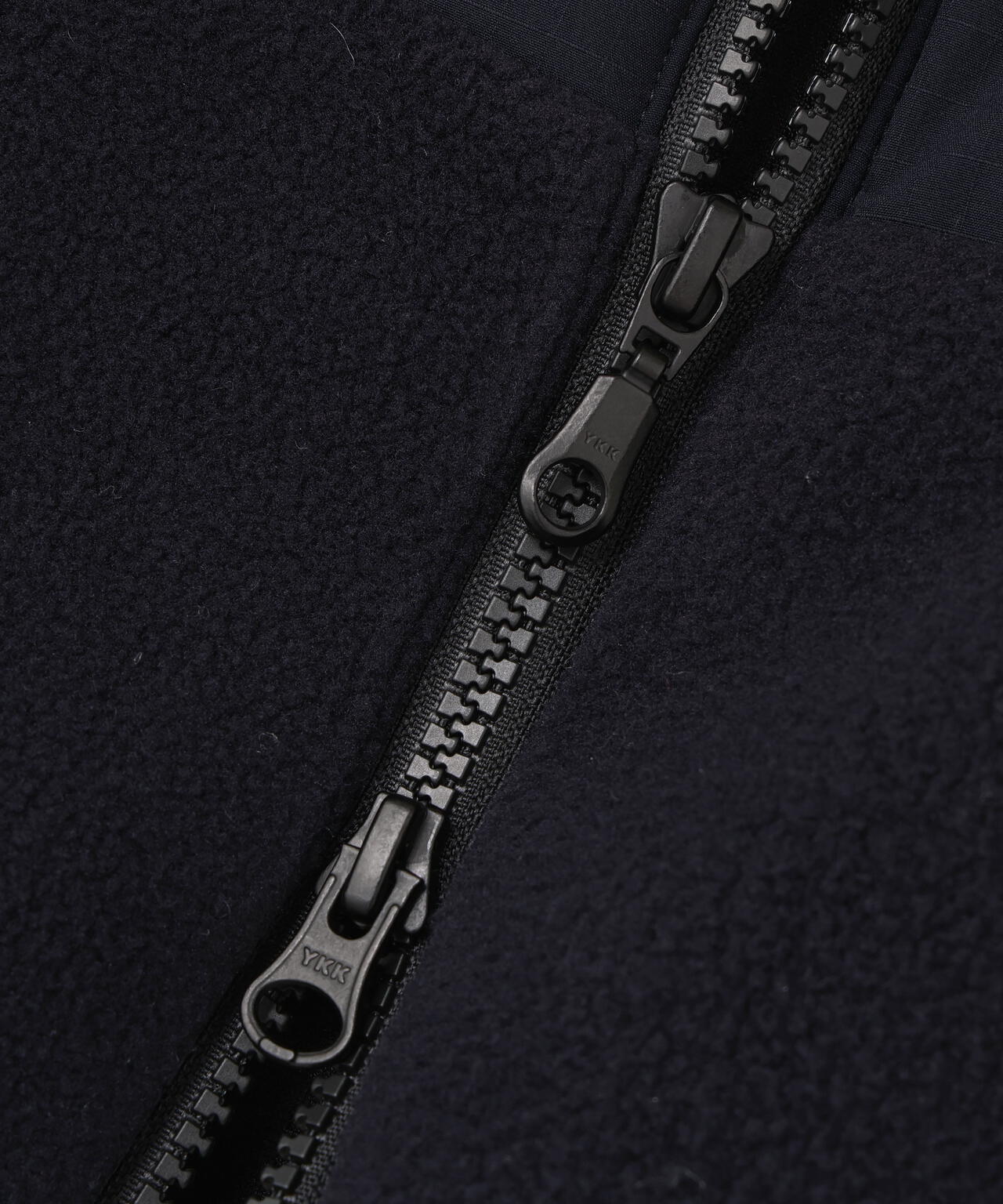 合繊×フリース片面起毛 中綿フルジップアップベスト | PEARLY GATES