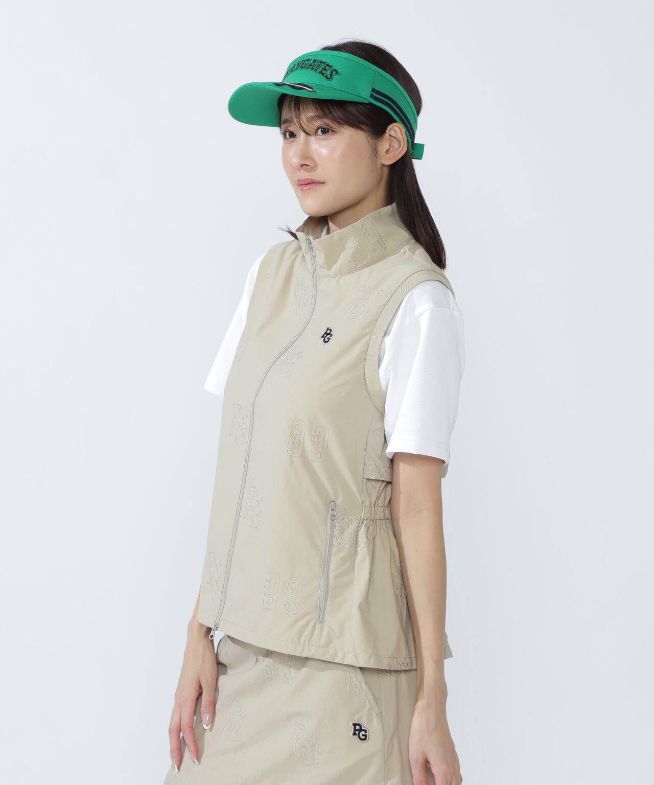 Peロゴ柄刺繍フルジップベスト | PEARLY GATES（パーリーゲイツ