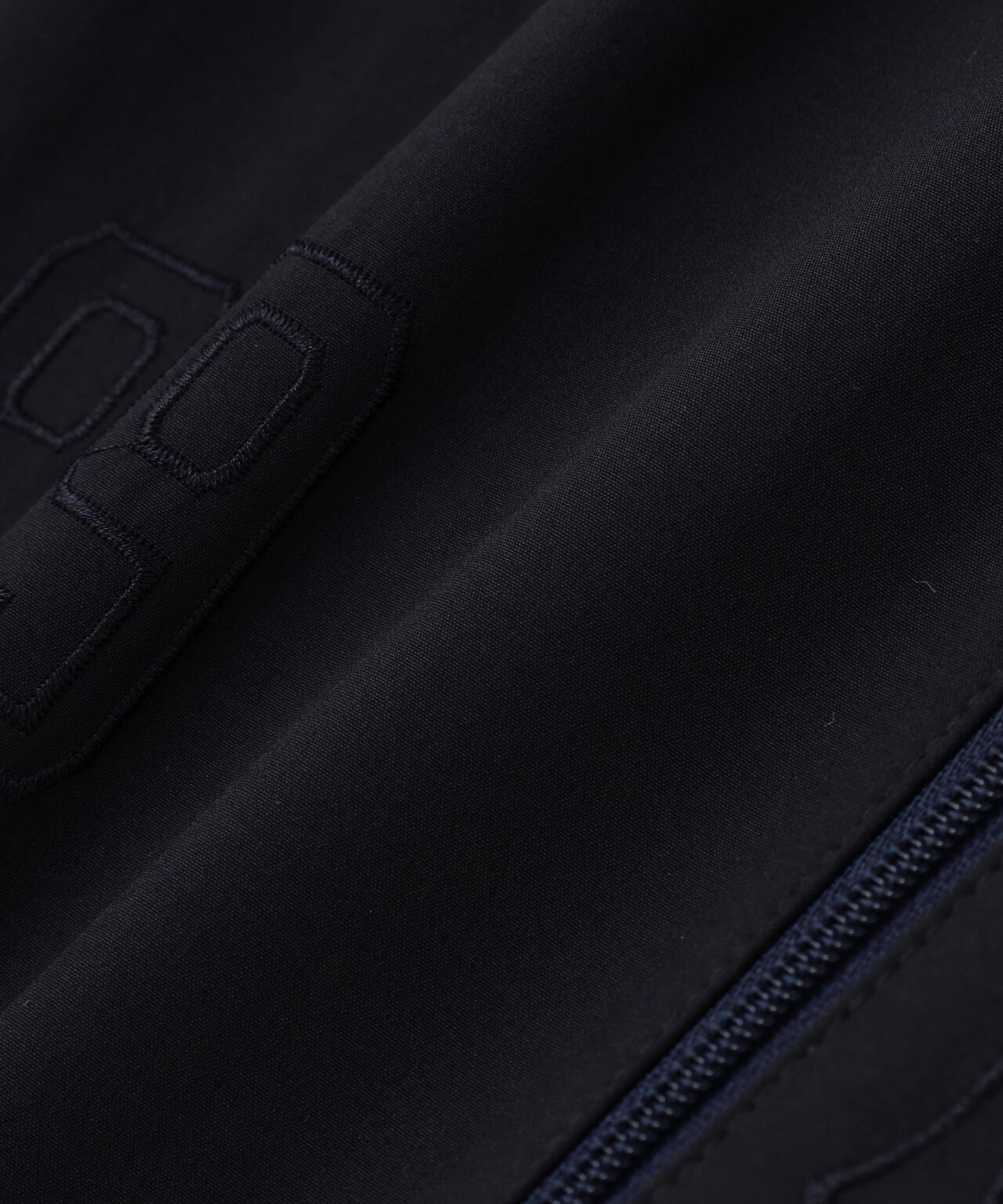 Peロゴ柄刺繍フルジップベスト | PEARLY GATES（パーリーゲイツ