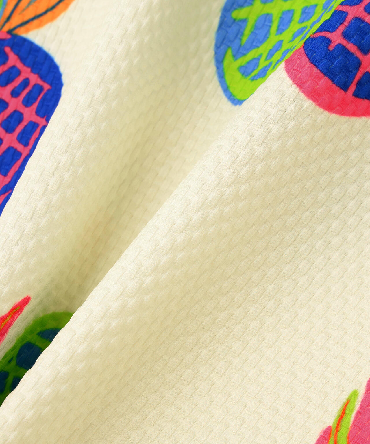 46G75d PBTドビーポロシャツ ＜パイナップルアート柄＞