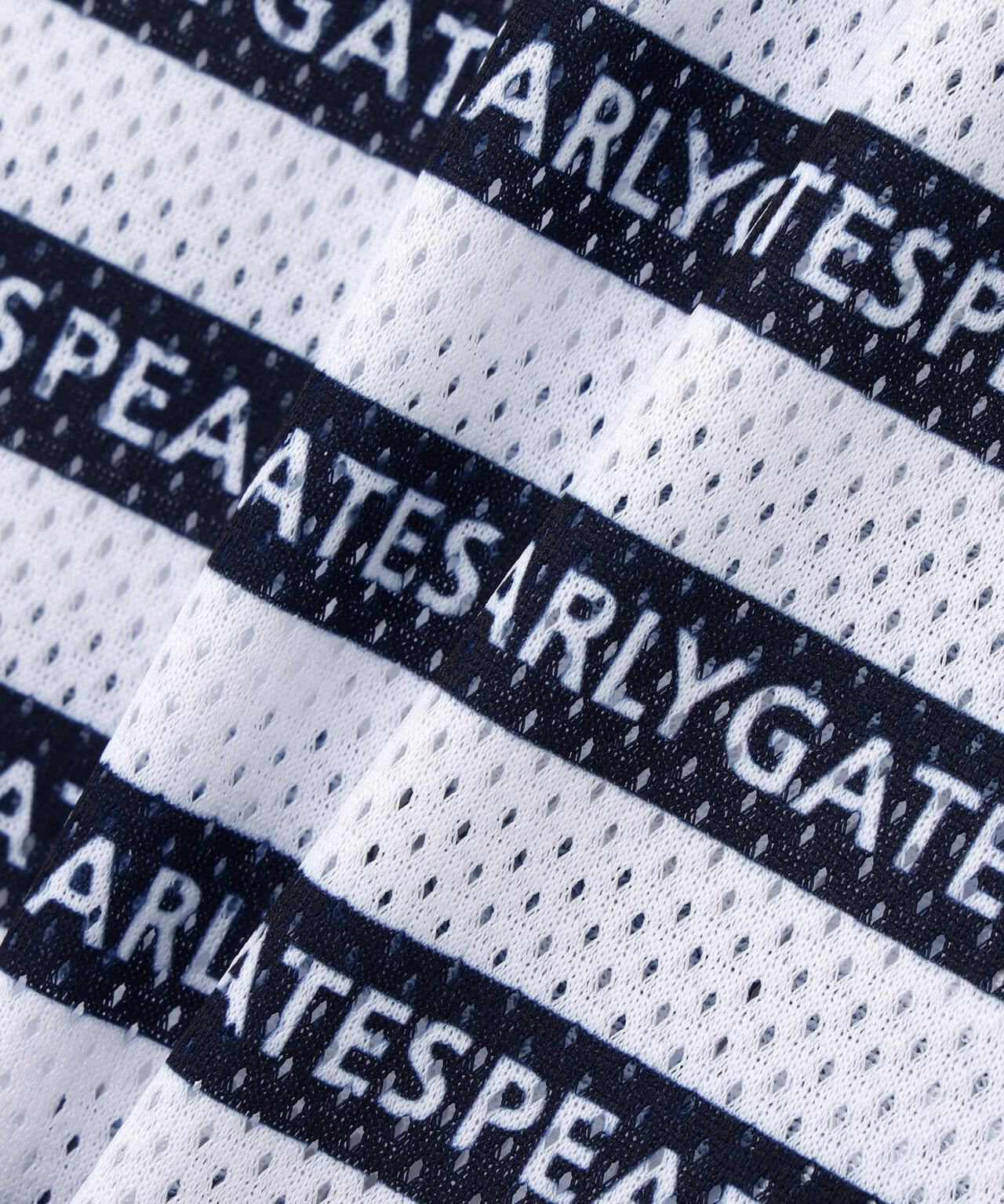 KAZEメッシュ半袖モックネックカットソー ＜ロゴボーダー柄＞