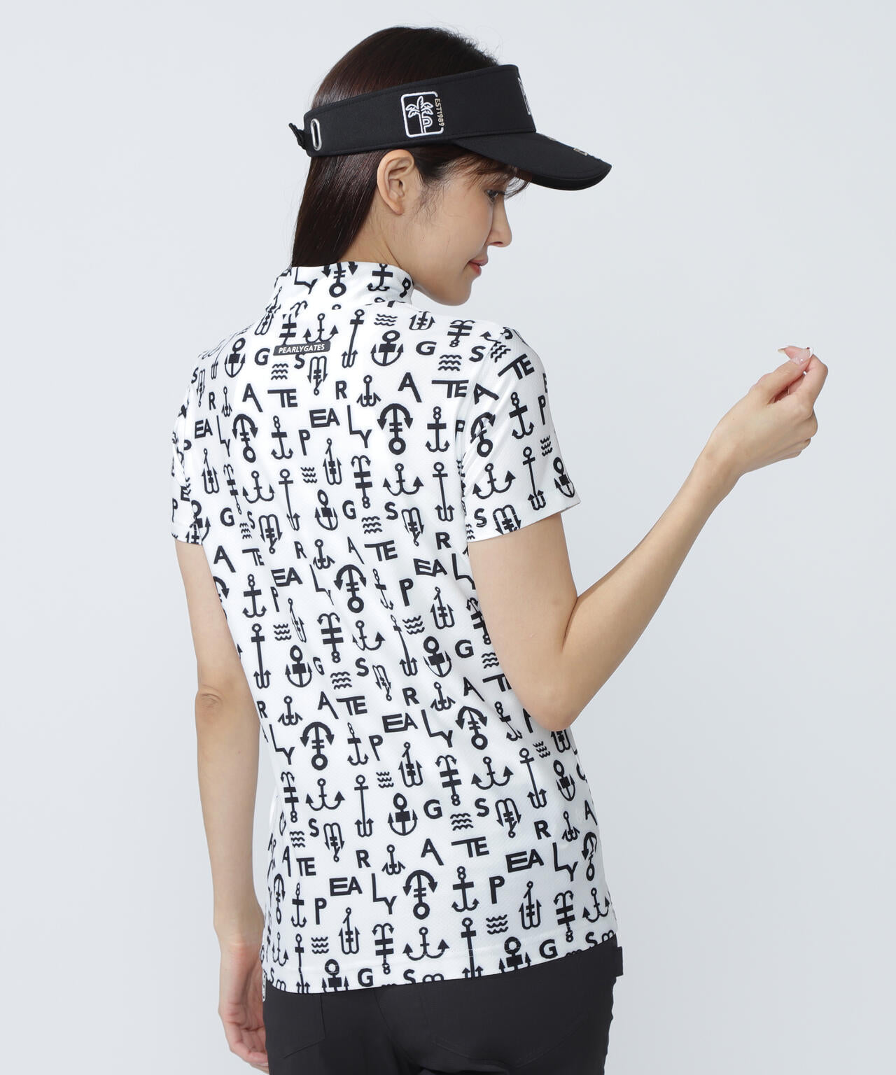 アンカーロゴ柄プリント半袖モックネックカットソー