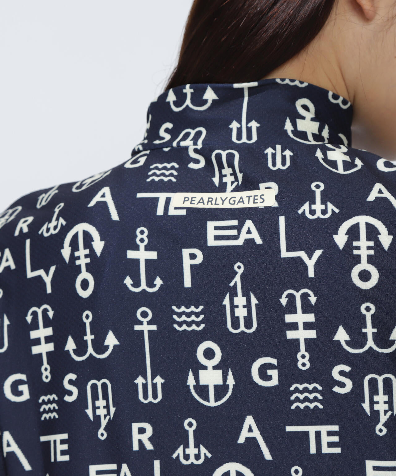 アンカーロゴ柄プリント半袖モックネックカットソー