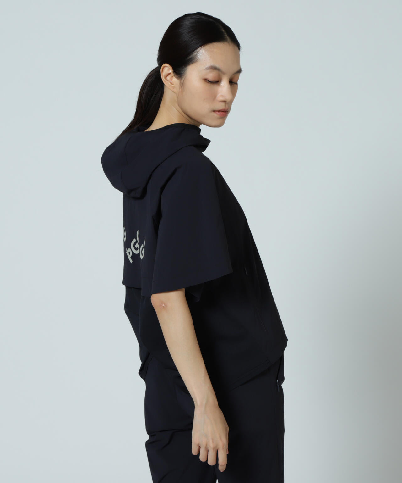 【PGG】【直営店舗&公式オンライン限定】Nyストレッチリップストップ半袖フーディプルオーバー (LADIES)