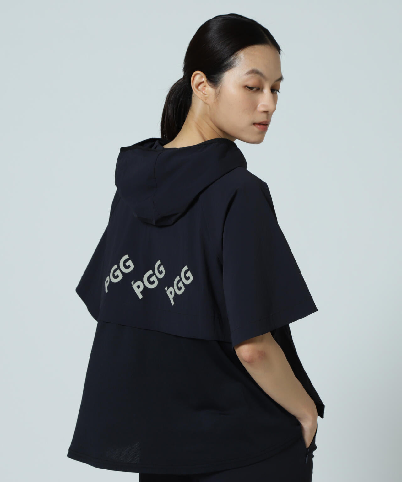 【PGG】【直営店舗&公式オンライン限定】Nyストレッチリップストップ半袖フーディプルオーバー (LADIES)