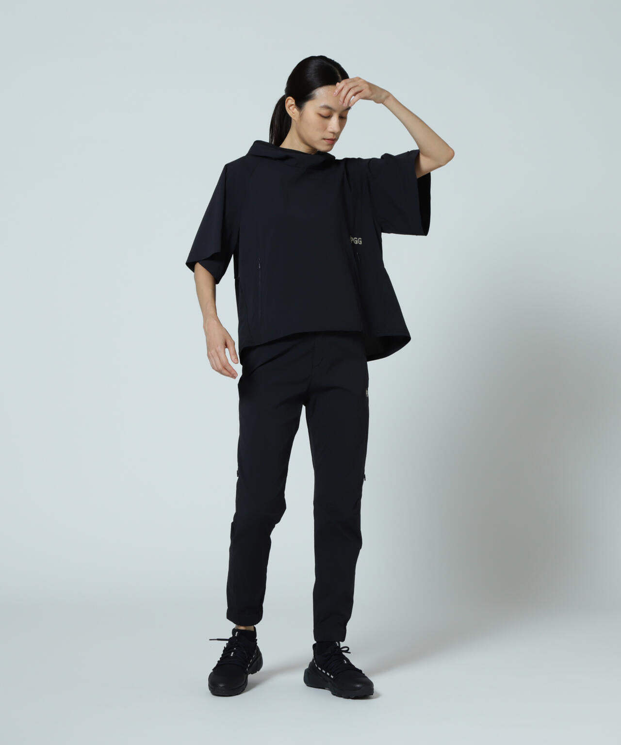 【PGG】【直営店舗&公式オンライン限定】Nyストレッチリップストップ半袖フーディプルオーバー (LADIES)