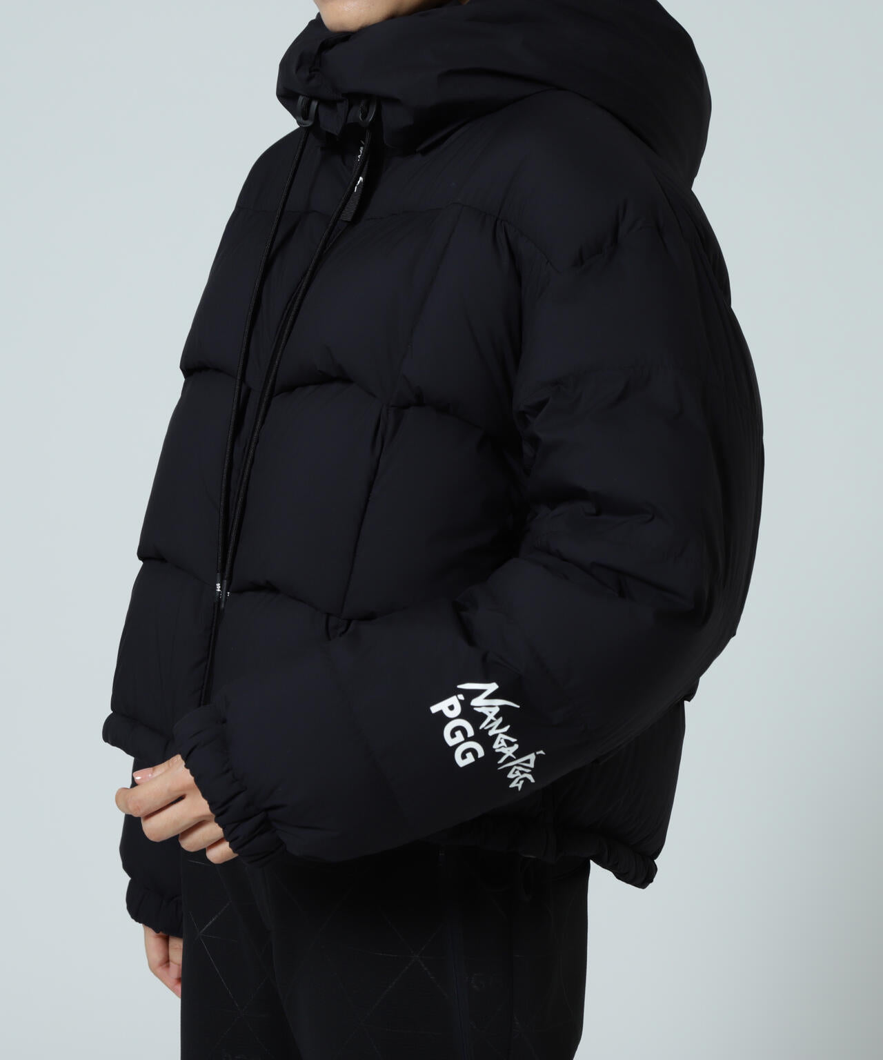 【PGG】【直営店舗&公式オンライン限定】NANGA×PGG Nyメカニカルストレッチダウンフーディブルゾン (LADIES)