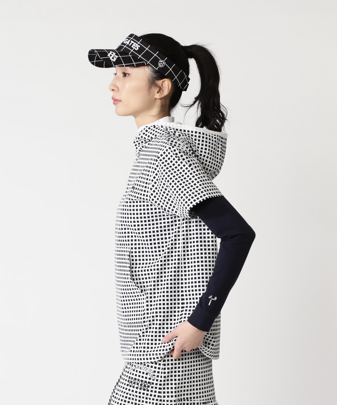 T:171cm/B:77/W:59・H:87 着用サイズ：1