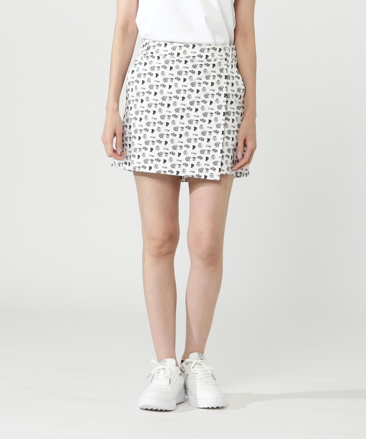ナイロンストレッチショートパンツ ＜カレッジロゴ総柄＞ | PEARLY 