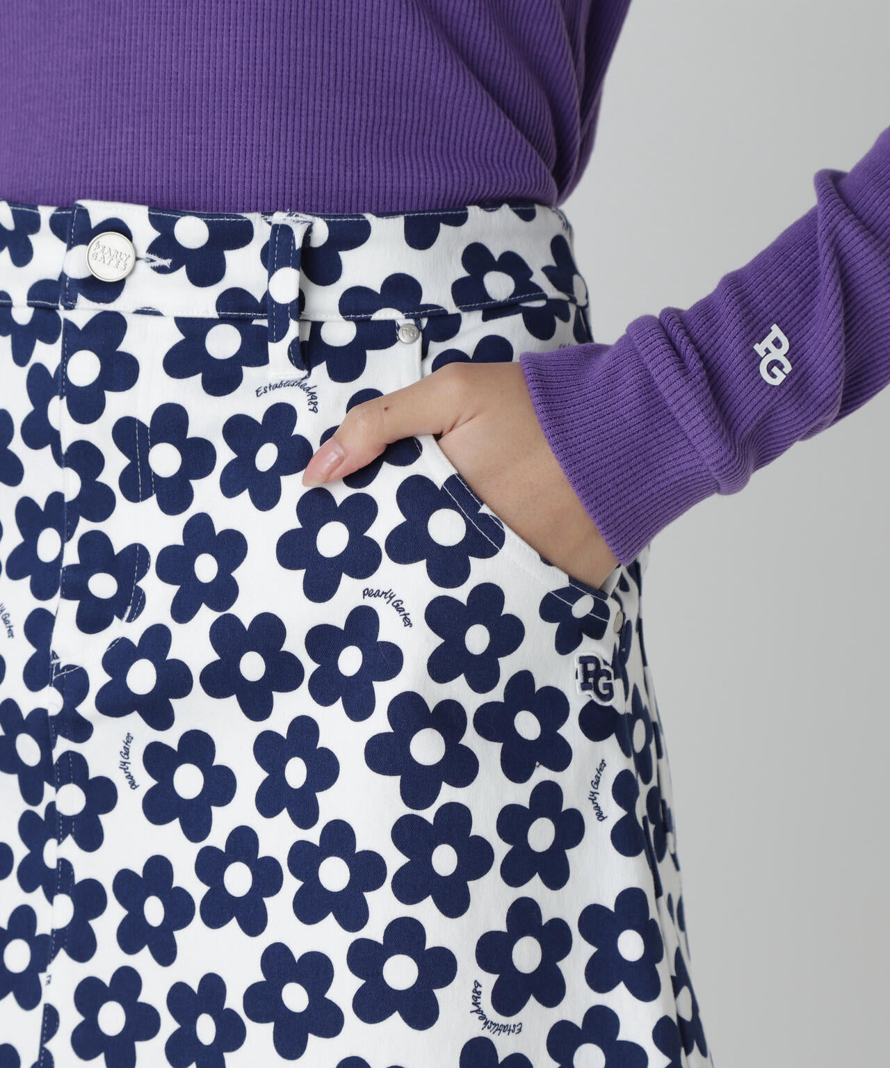 ストレッチサテン表スエードピーチスカート ＜フラット花柄＞