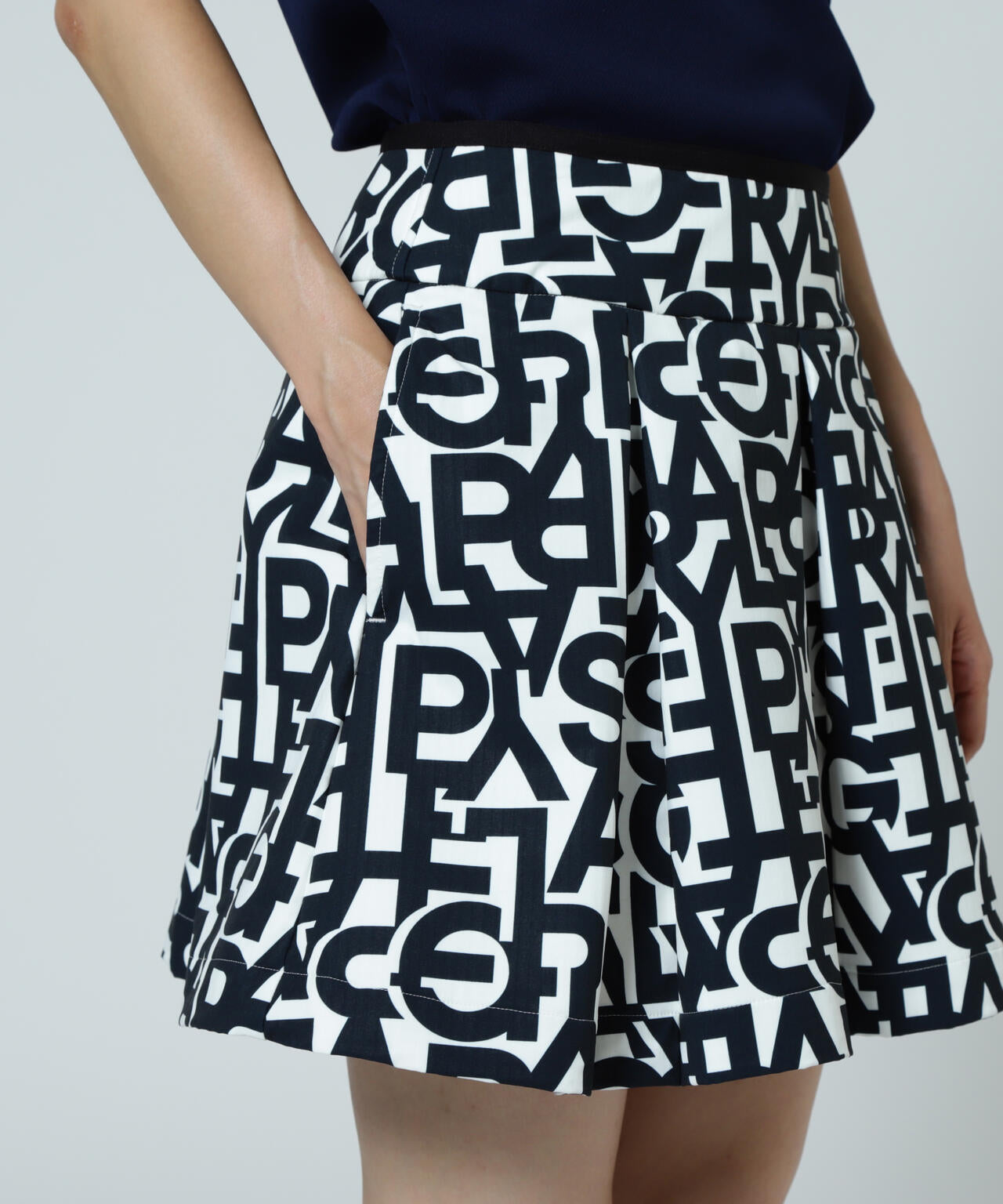 PGG】【直営店舗&公式オンライン限定】テクニカルストレッチ裏キルト調