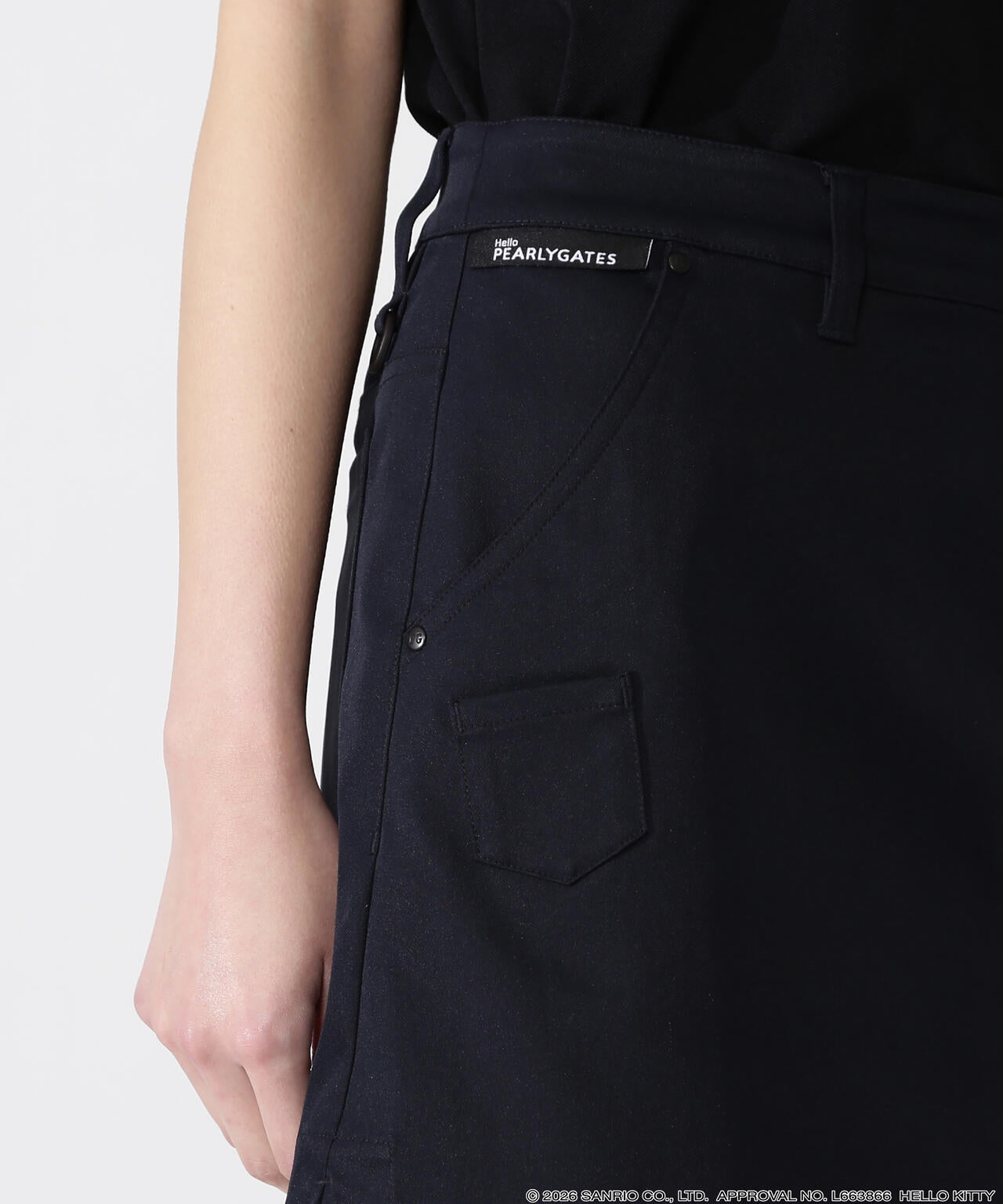 T:171cm/B:77/W:59・H:87 着用サイズ：1