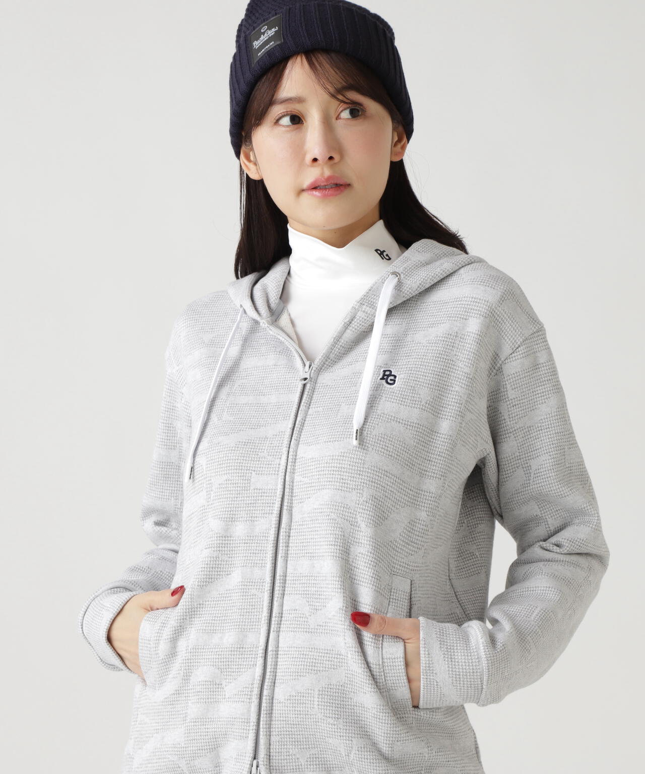 パーリーゲイツ　PGM レディース ジャケット ホワイト パーリーゲイツ PG マルチロゴプリント中綿ドビージャケット