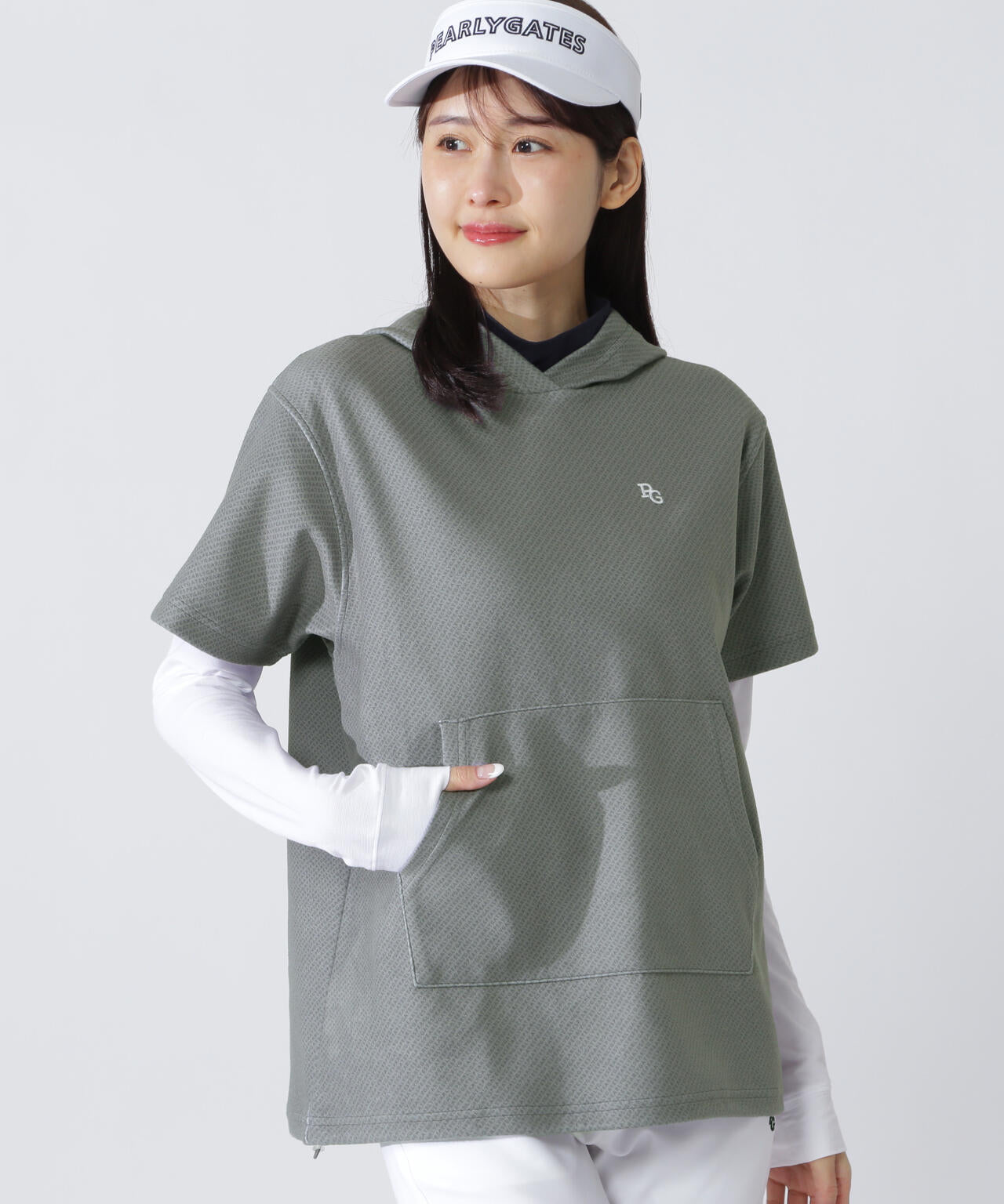 ストレッチフリース半袖フーディプルオーバー ＜ロゴ総柄＞ | PEARLY