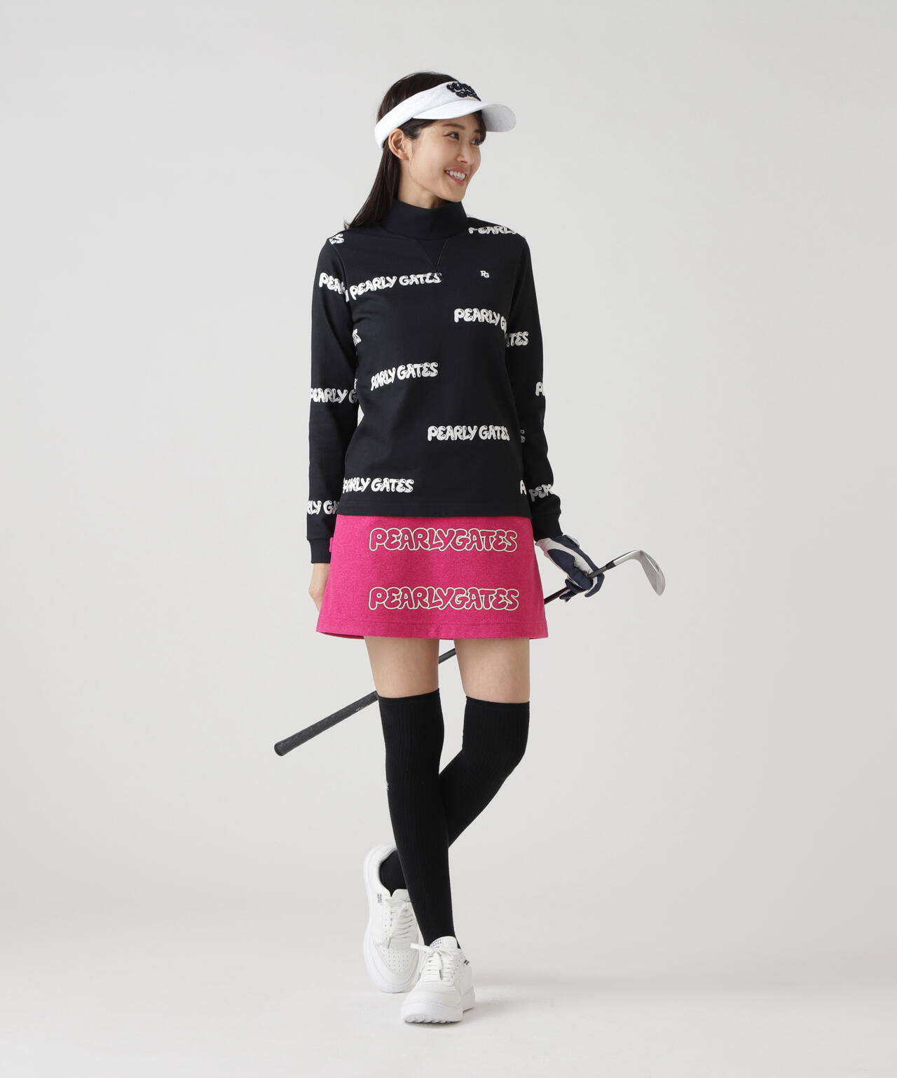 Cソロナ裏毛長袖ハイネックカットソー ＜ぷっくりロゴ柄＞