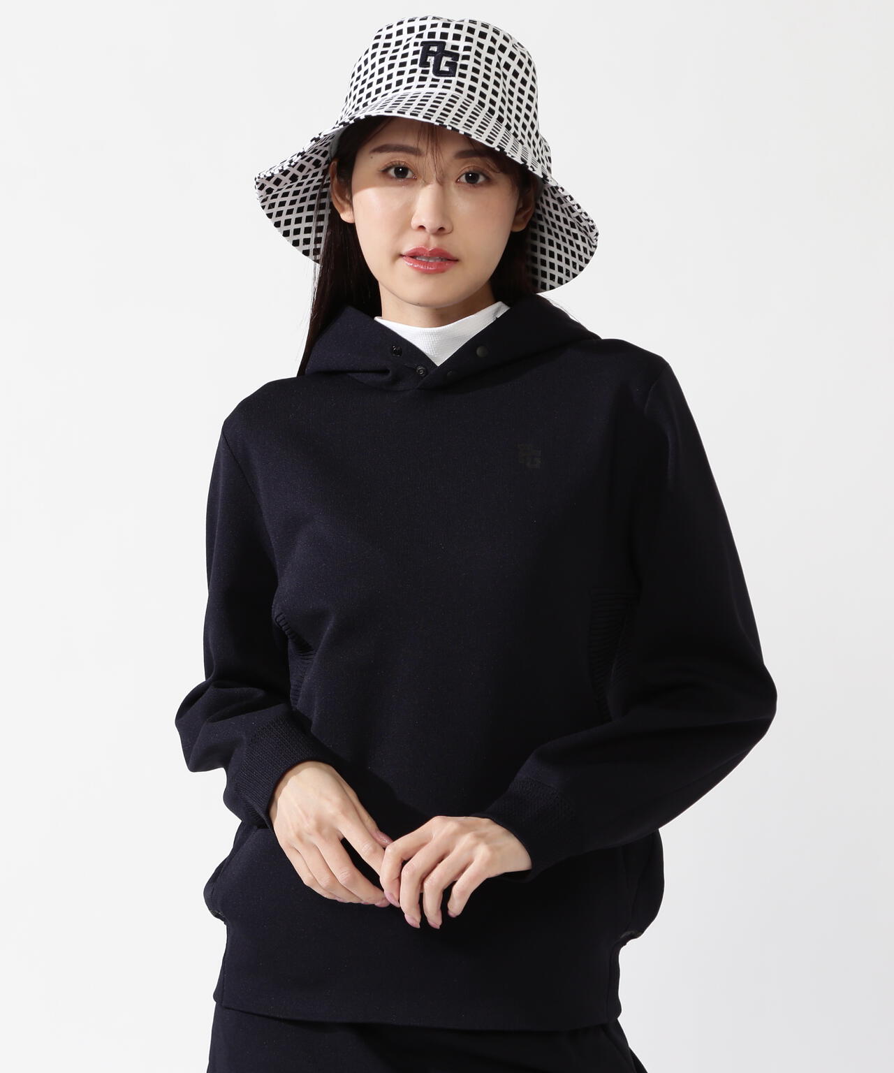 ポリエステルヤーンmmニットフーディプルオーバー