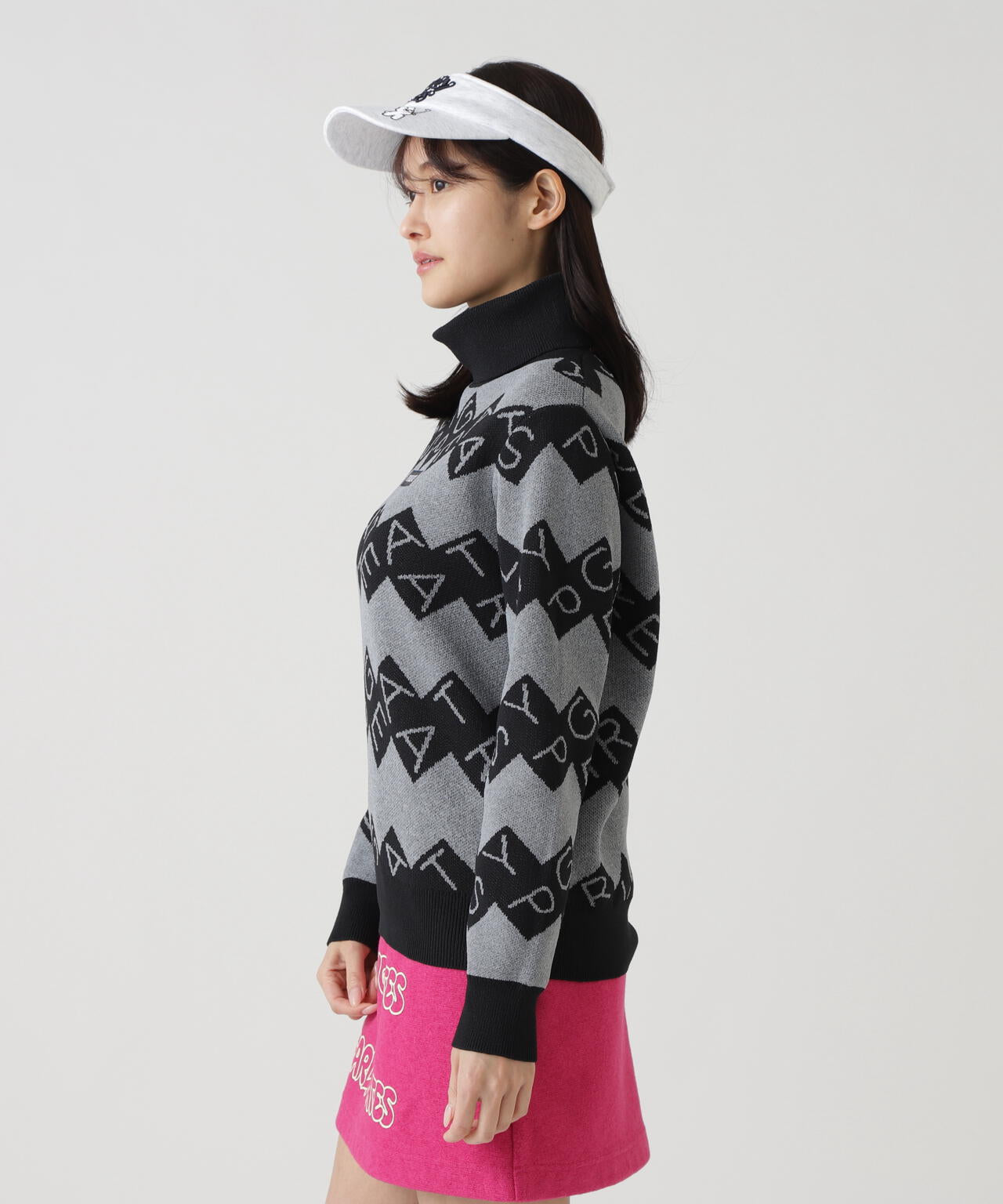 ダブルJQロゴギザボーダー柄タートルネックニットプルオーバー