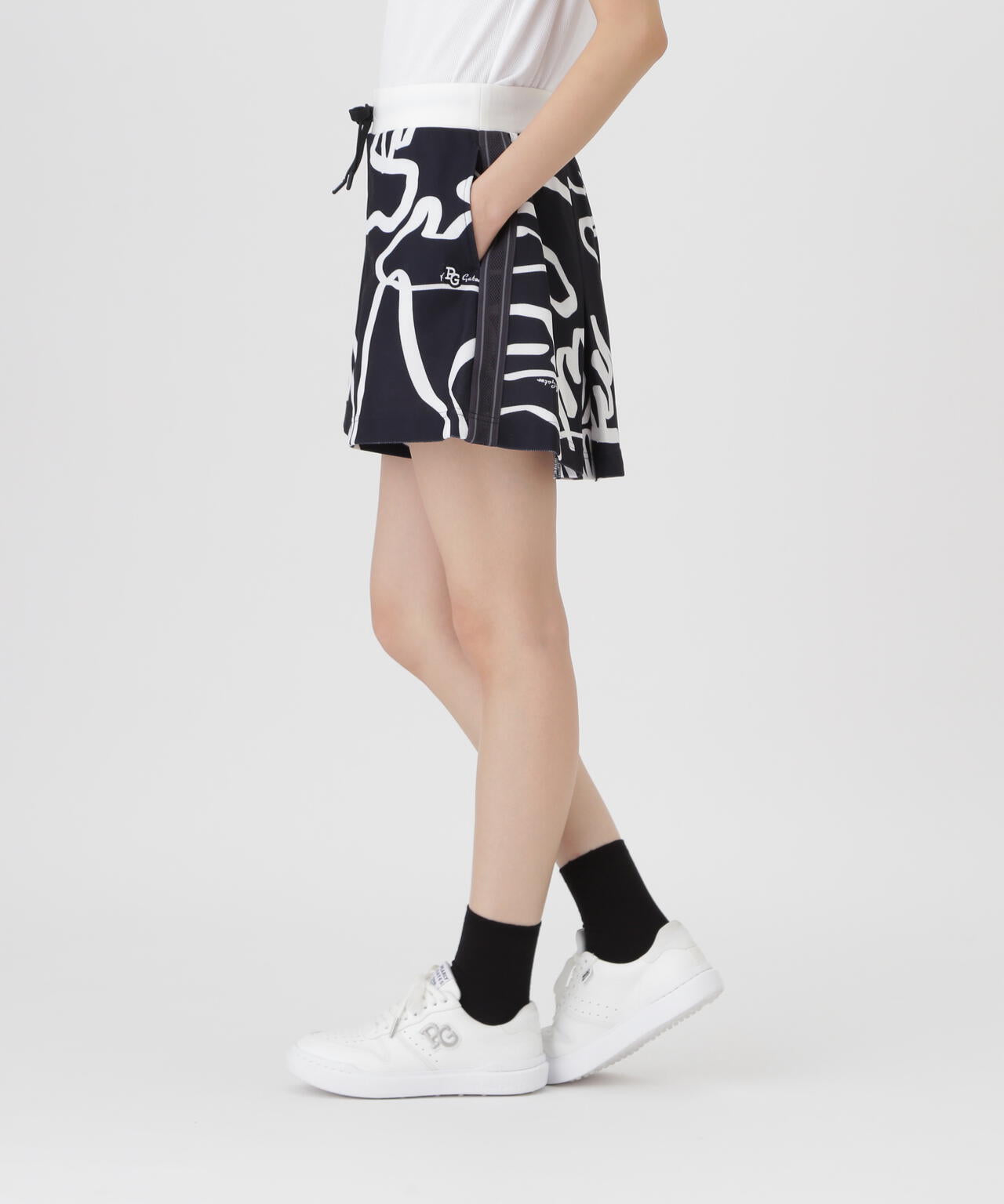 Wハニカムストレッチショートパンツ ＜変形ウサギ柄＞ (WOMENS