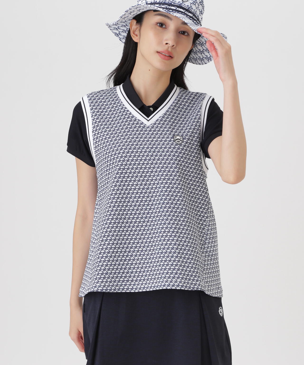 メッシュアンドメッシュVネックベスト ＜もちうさぎ柄＞ (WOMENS