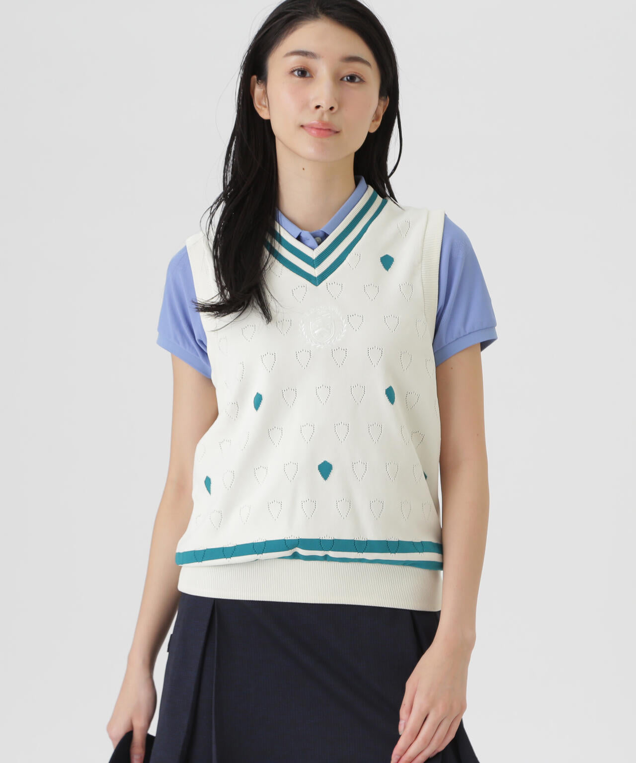 リバーシブルVネックニットベスト ＜エンブレム総柄＞ (WOMENS